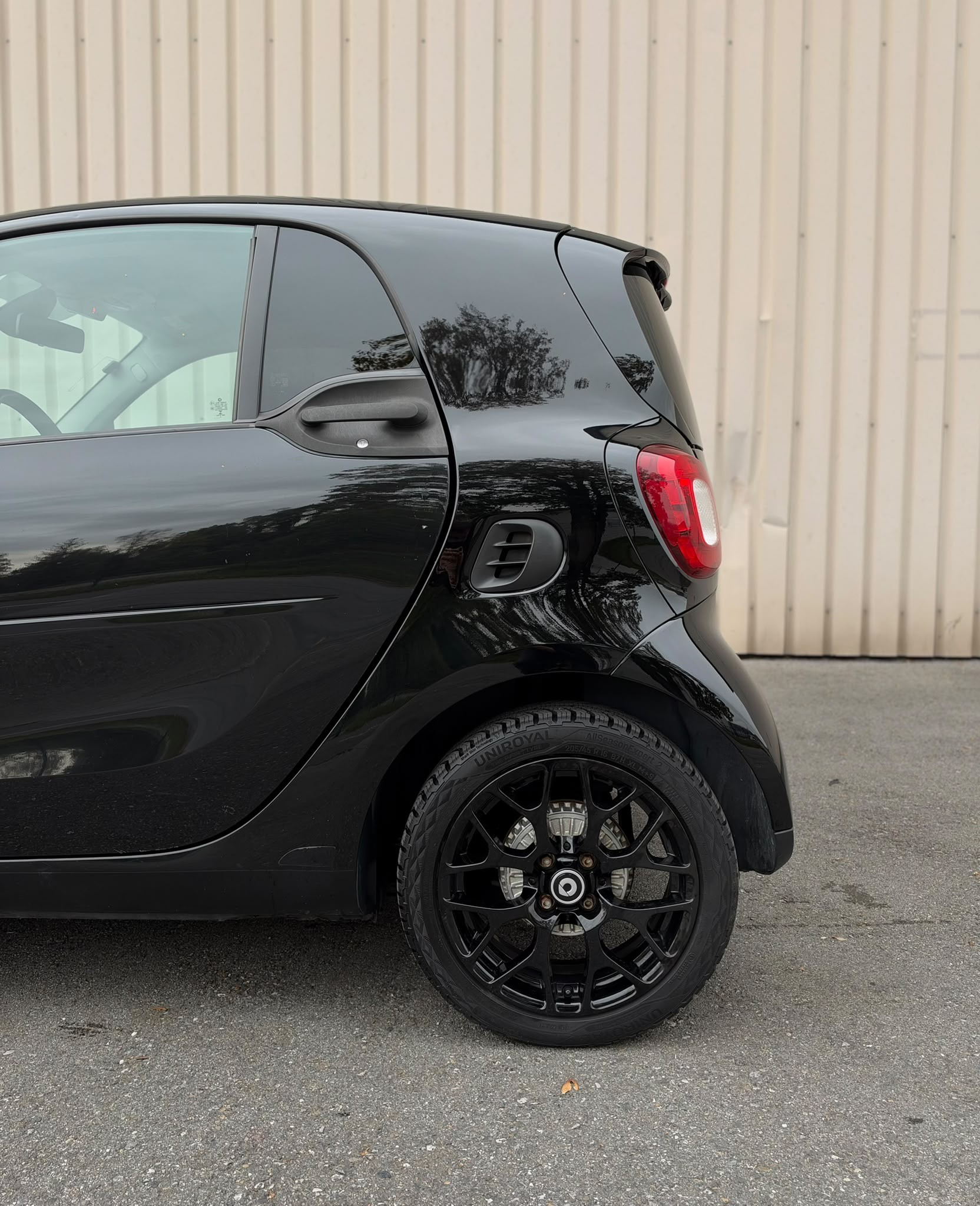 SMART fortwo black pearl twinmatic-image-5