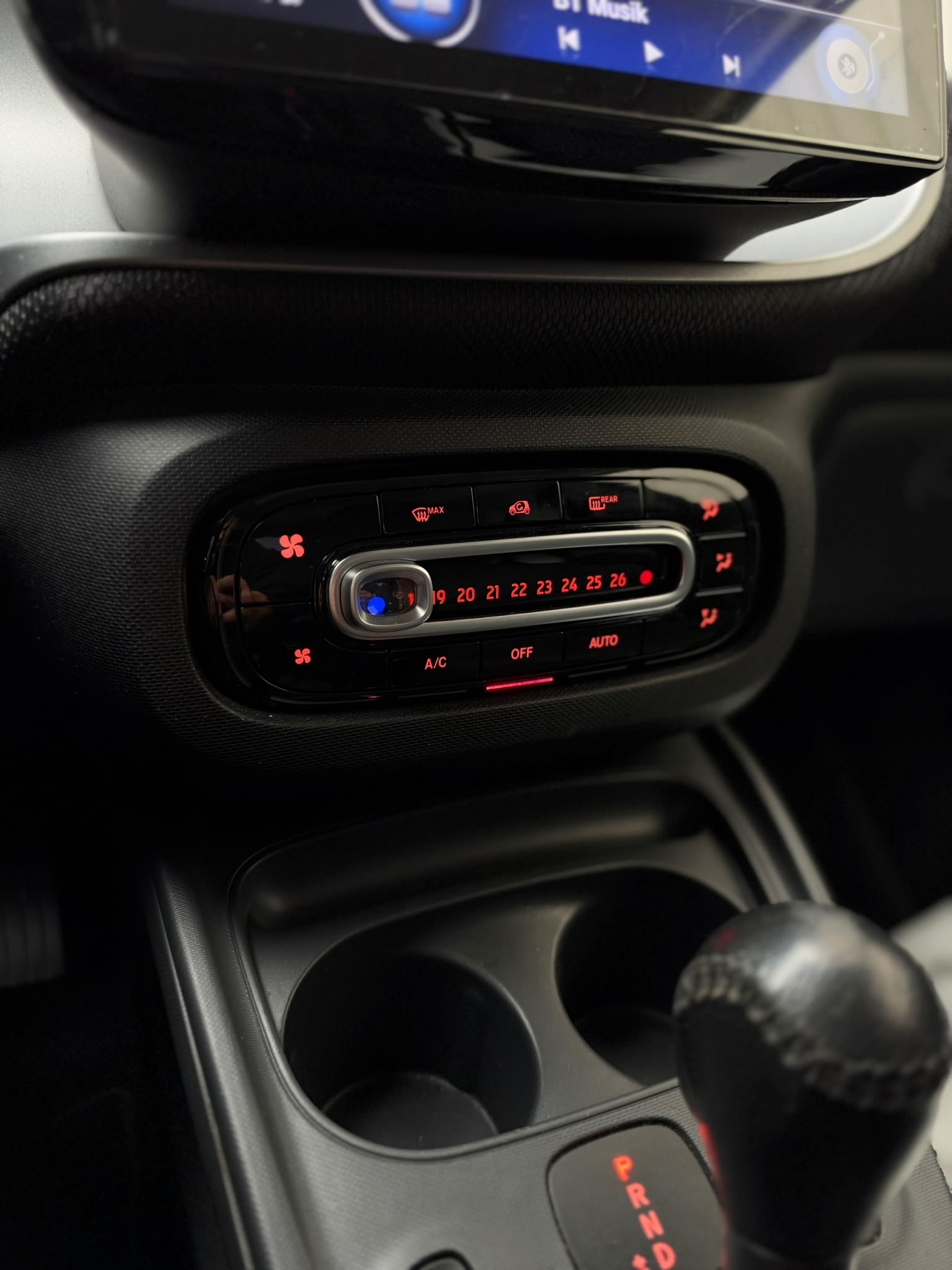 SMART fortwo black pearl twinmatic-image-7