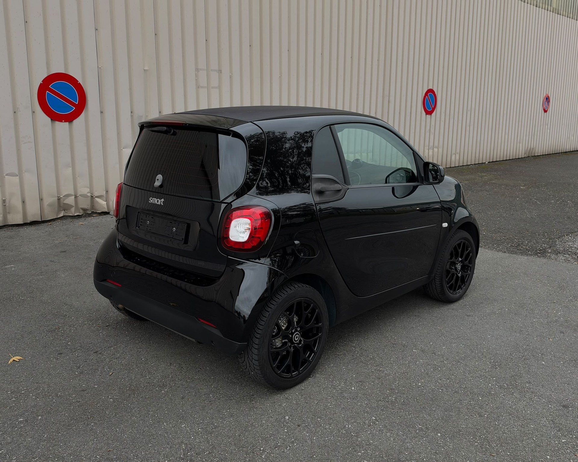 SMART fortwo black pearl twinmatic-image-4