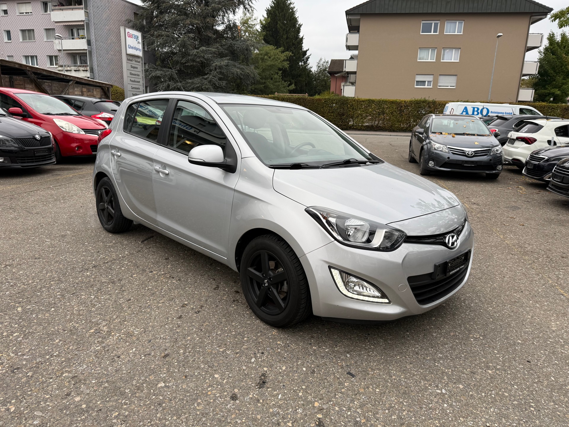 HYUNDAI i20 1.4 Premium Automatic-image-1