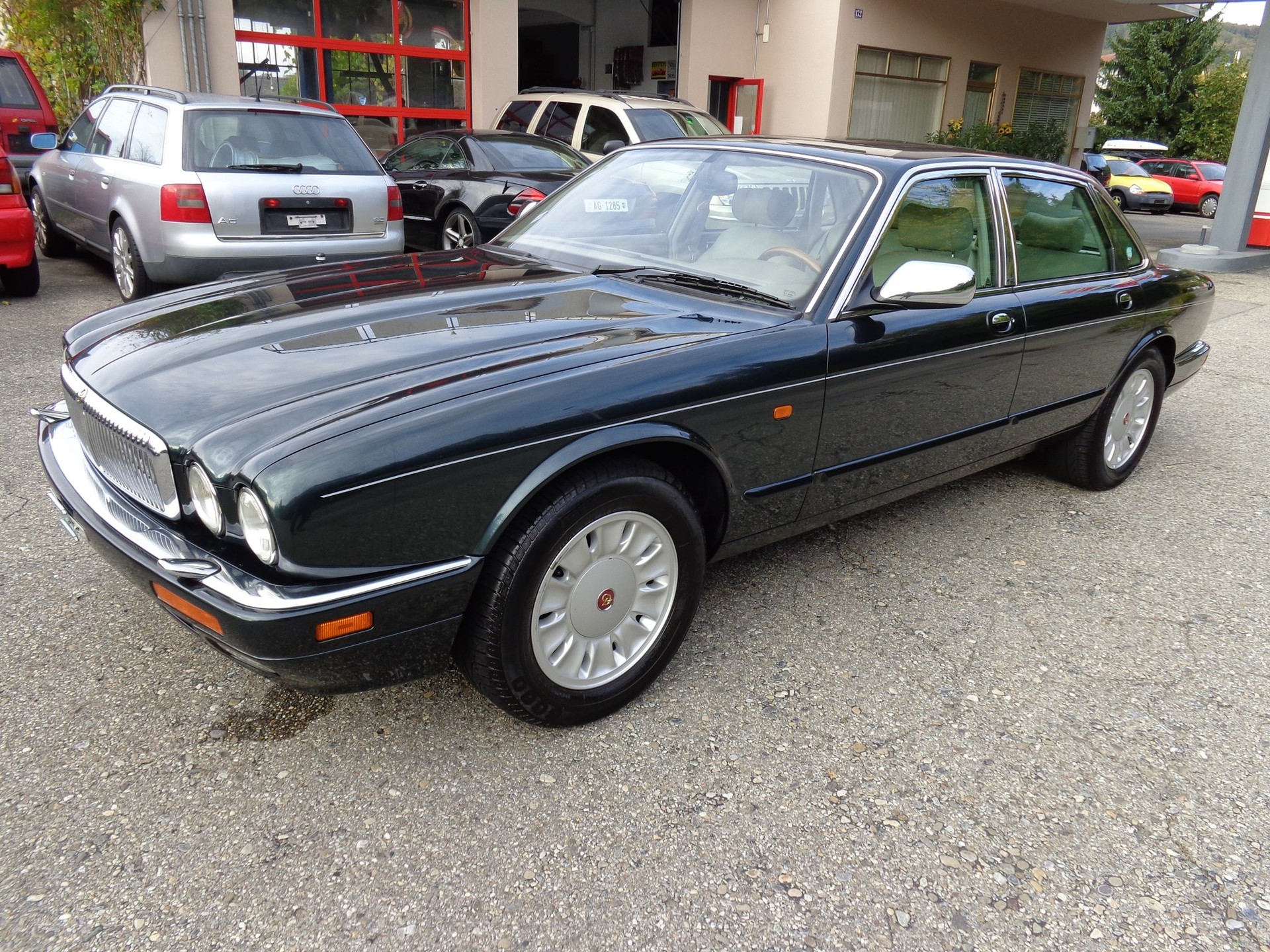 DAIMLER 4.0 Six-image-2