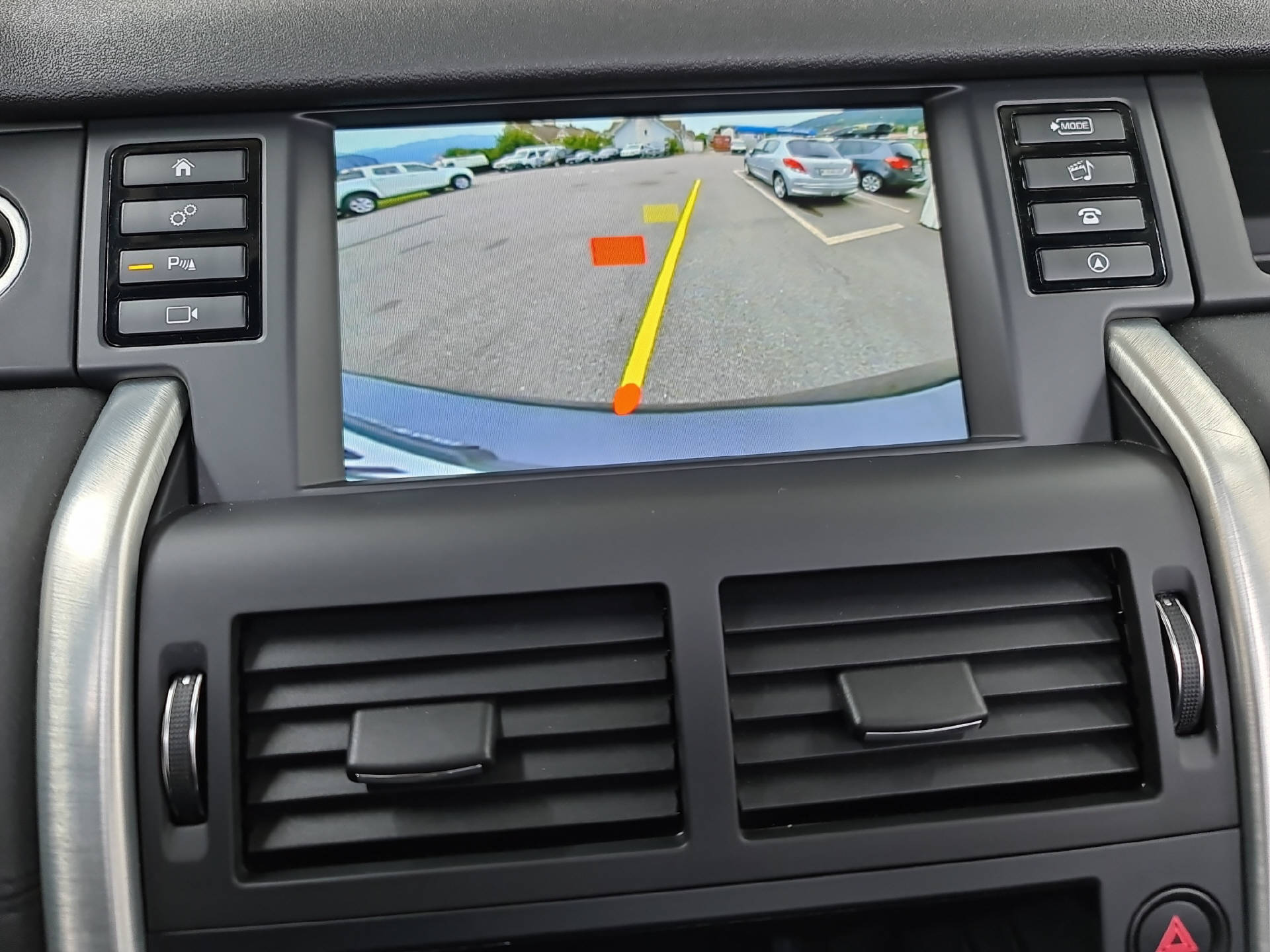LAND ROVER Discovery Sport 2.0 SD4 HSE-image-15
