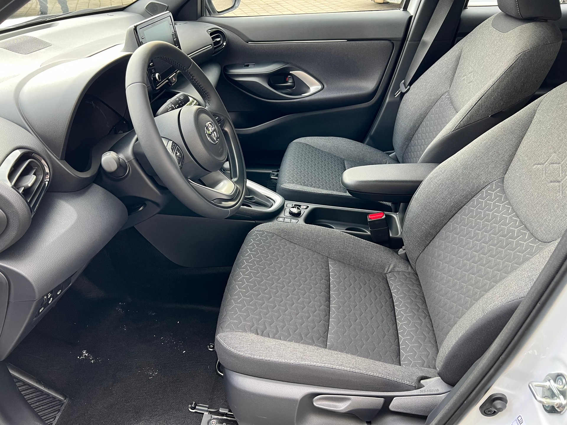 TOYOTA Yaris Cross 1.5 VVT-i HSD Trend AWD-i-image-8