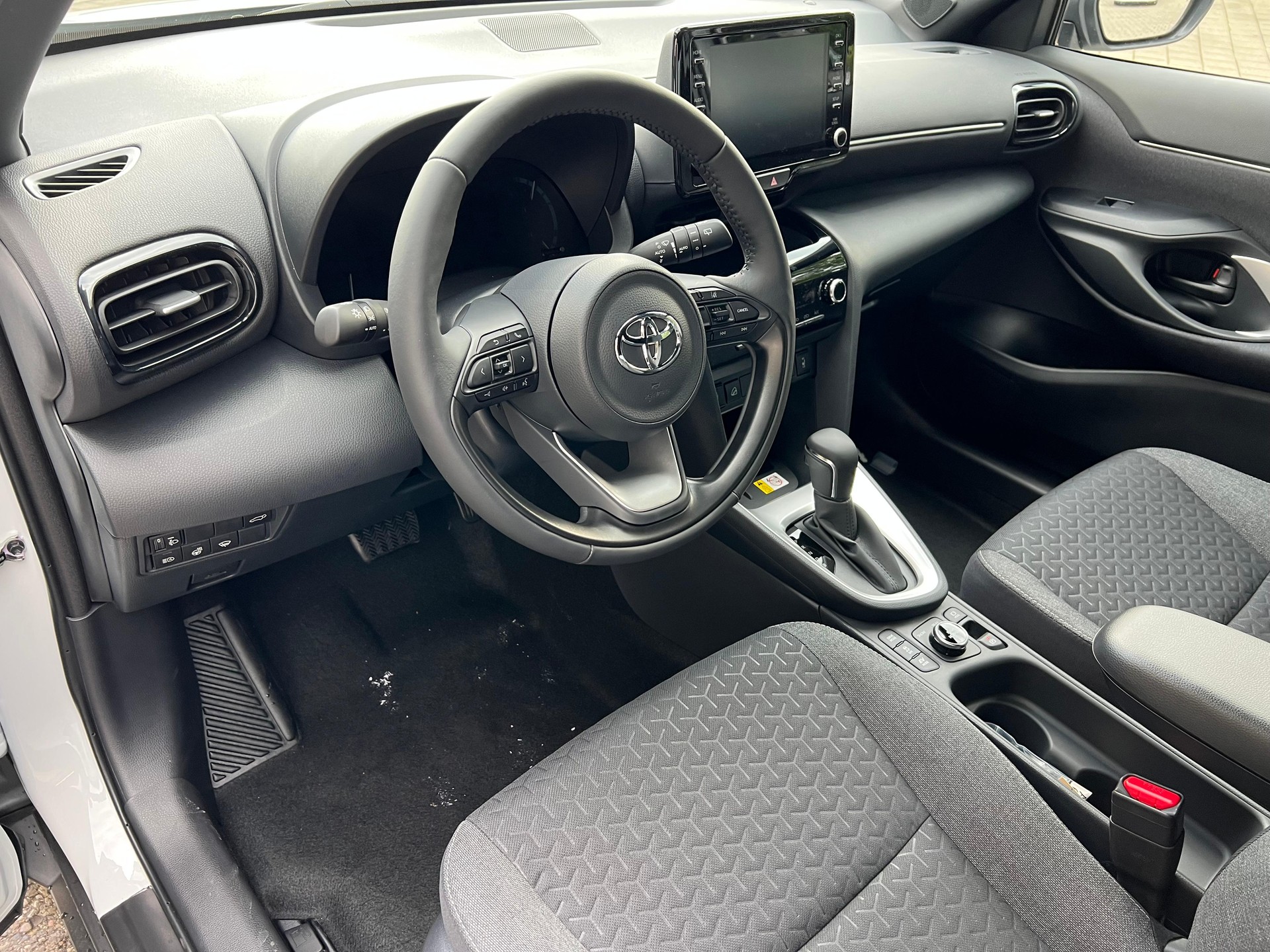 TOYOTA Yaris Cross 1.5 VVT-i HSD Trend AWD-i-image-7