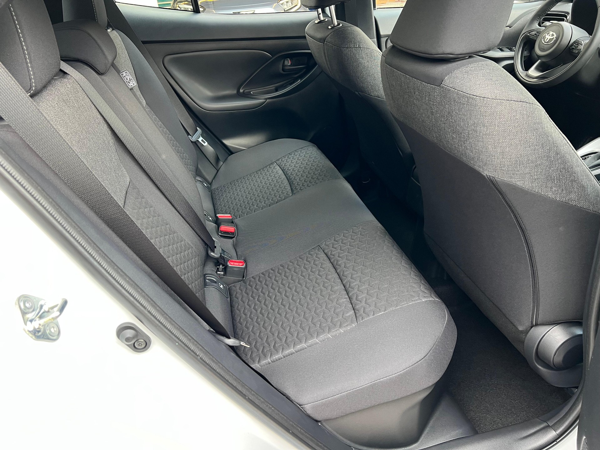 TOYOTA Yaris Cross 1.5 VVT-i HSD Trend AWD-i-image-11