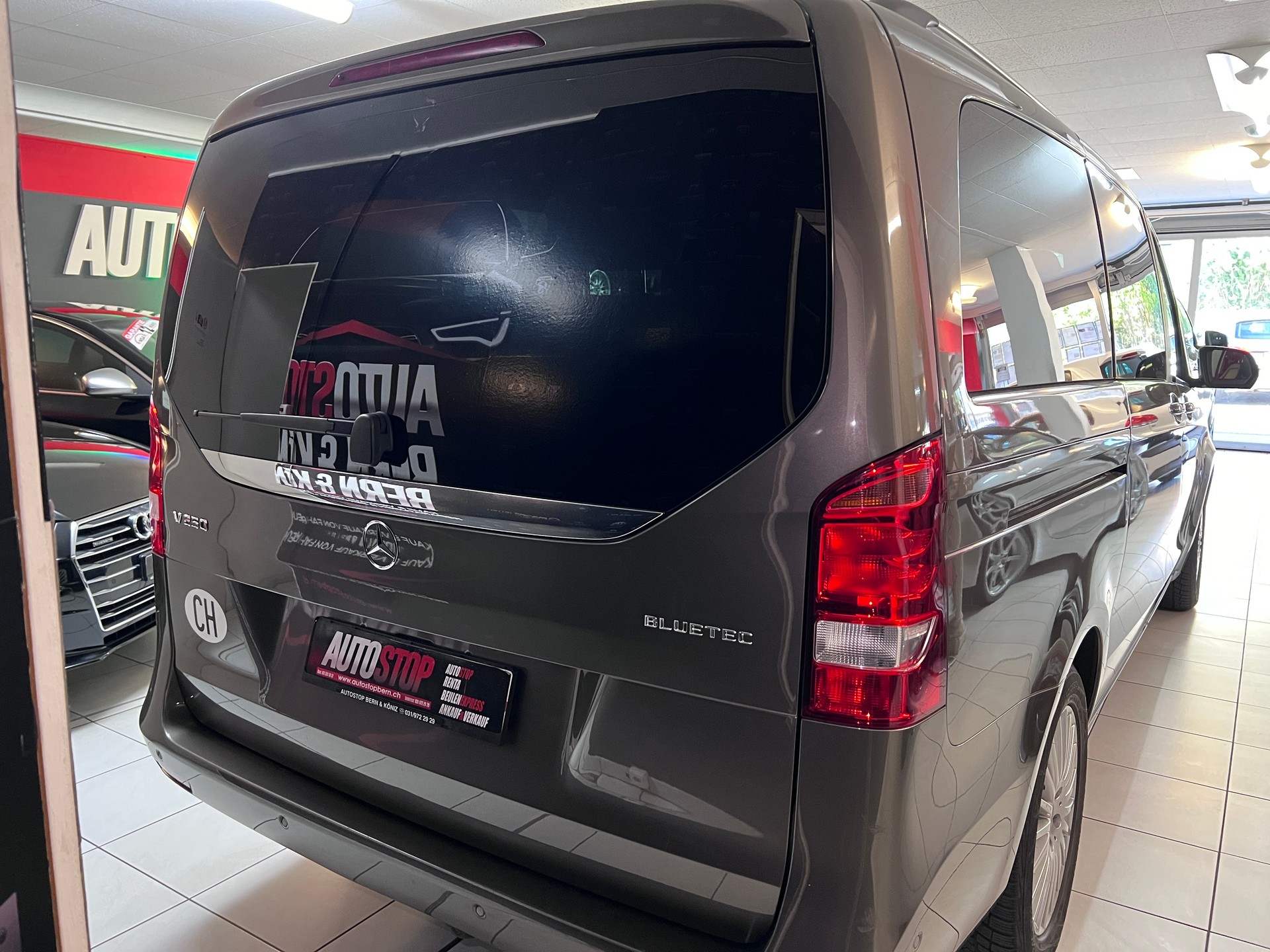 MERCEDES-BENZ V 250 d Avantgarde lang 7G-Tronic-image-6