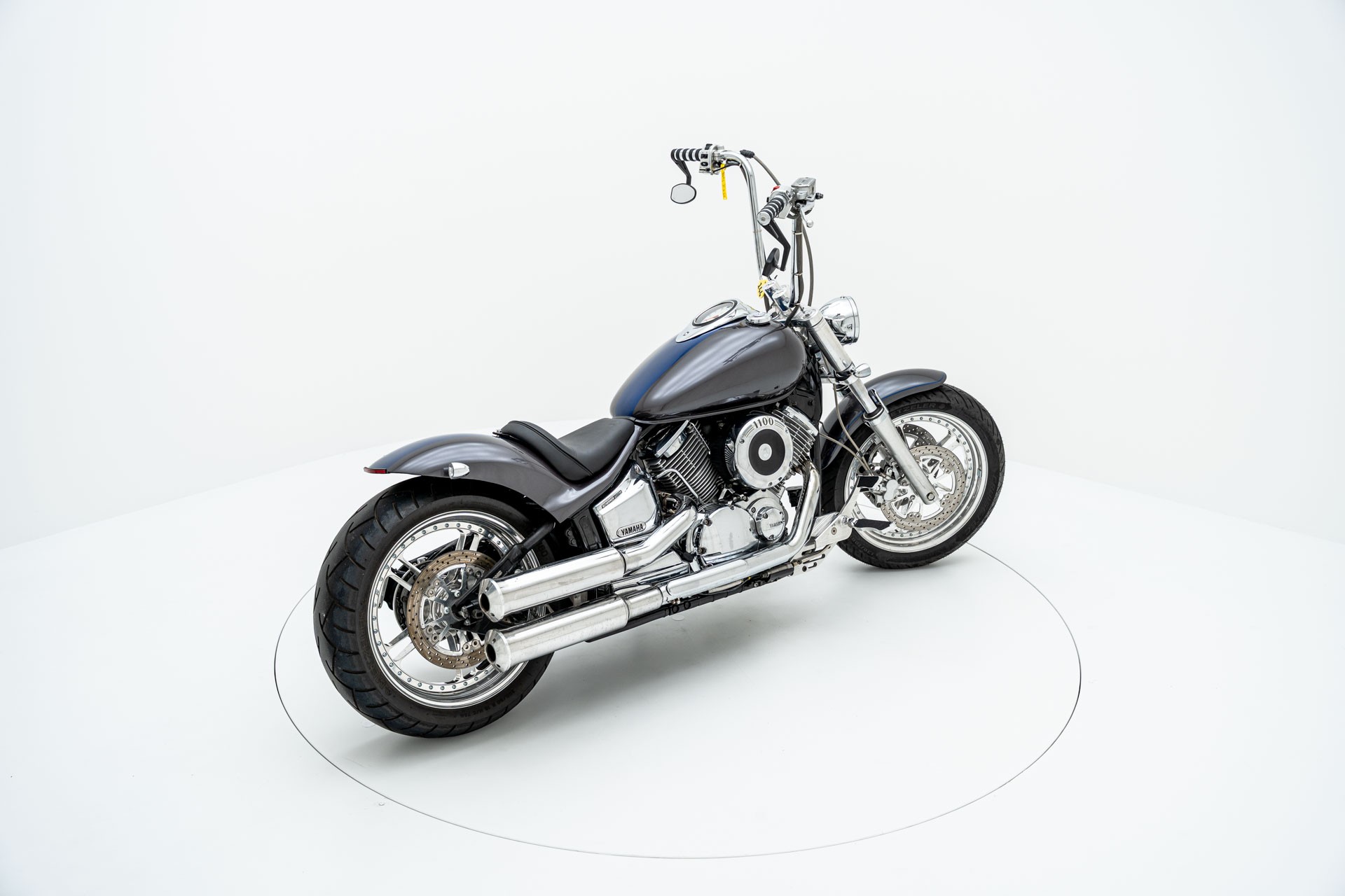 YAMAHA XVS 1100 Drag Star-showroom-element-3