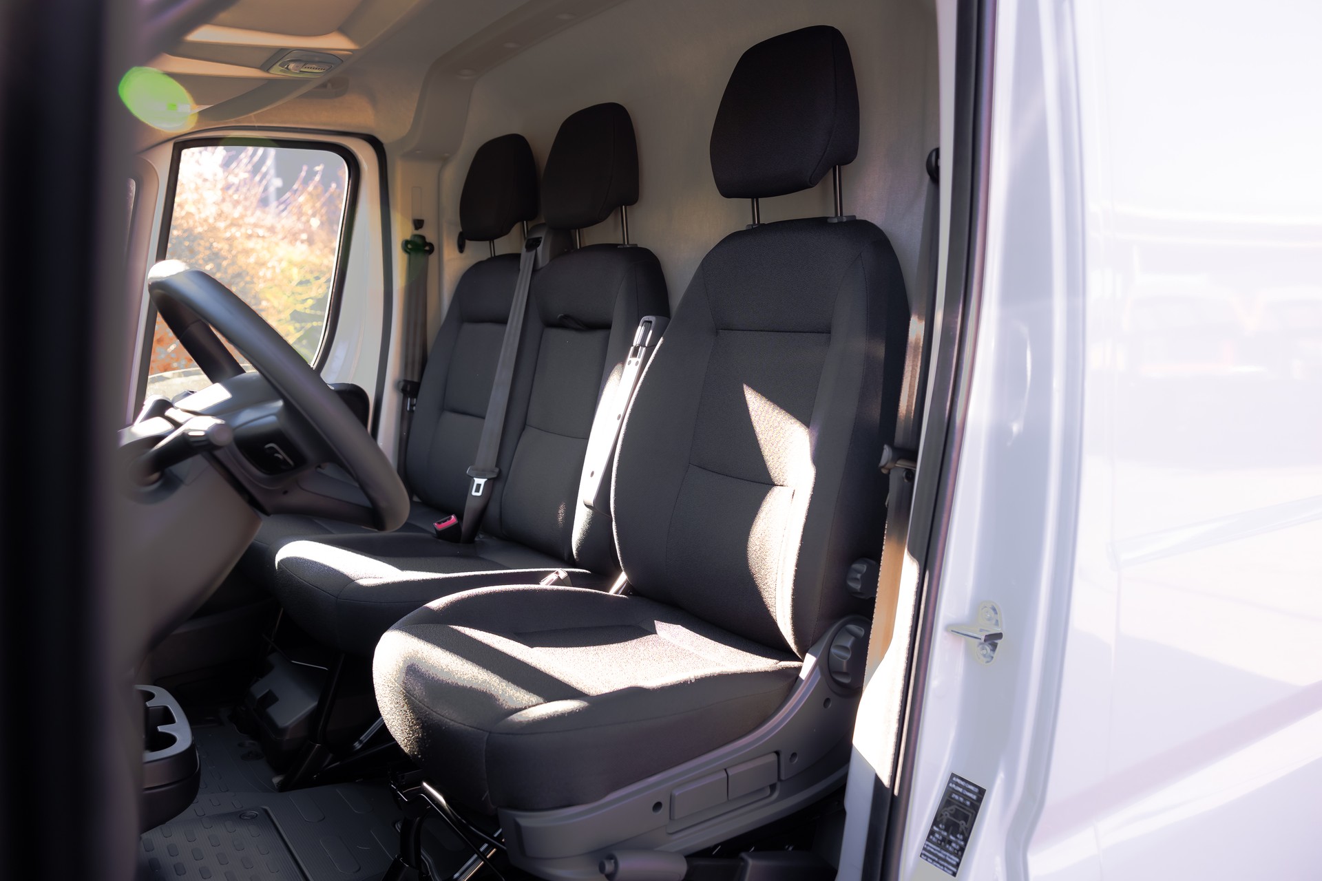 PEUGEOT Boxer L2 H1 2.2 HDI 333 Premium-image-5
