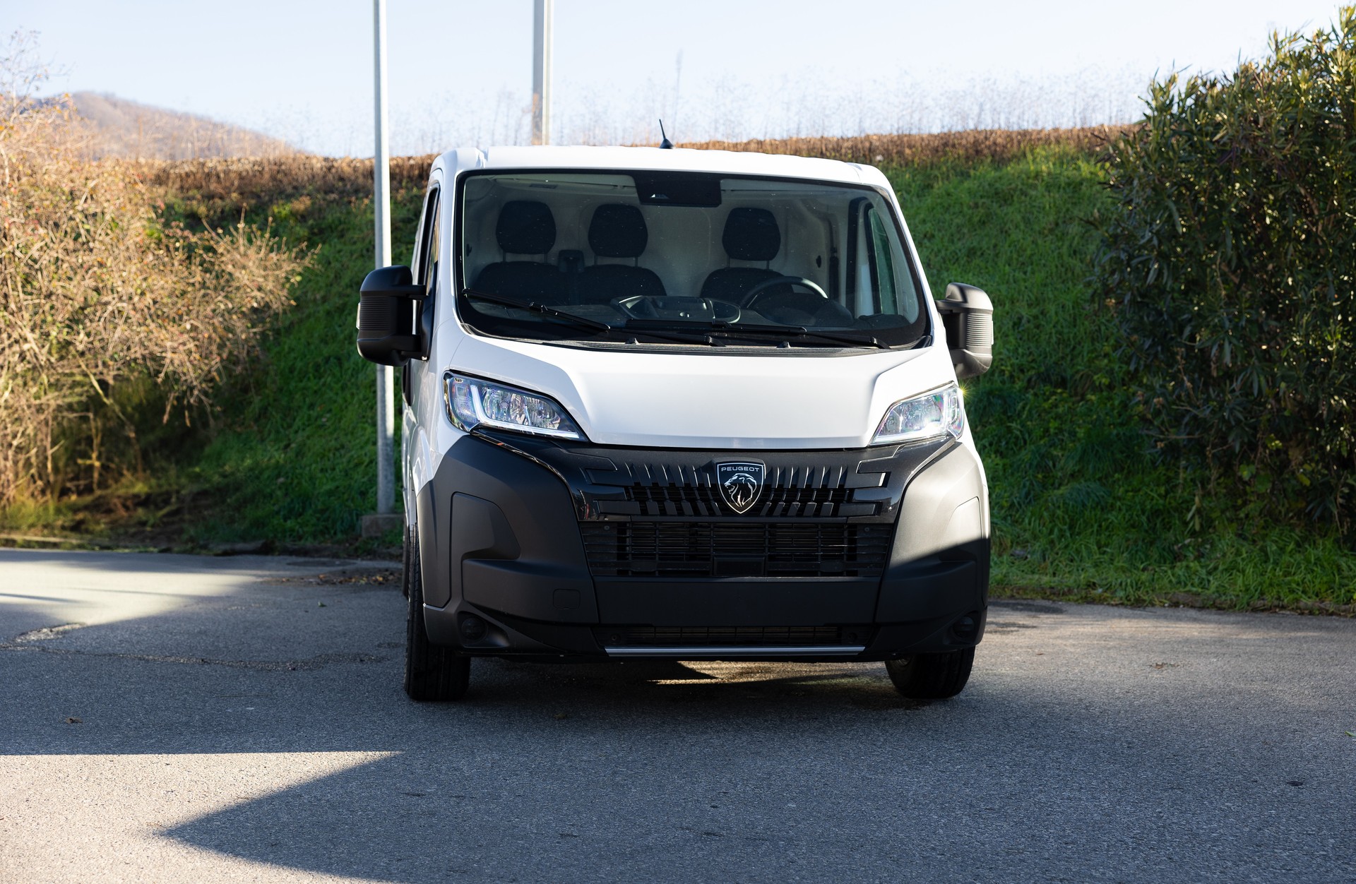 PEUGEOT Boxer L2 H1 2.2 HDI 333 Premium-image-1