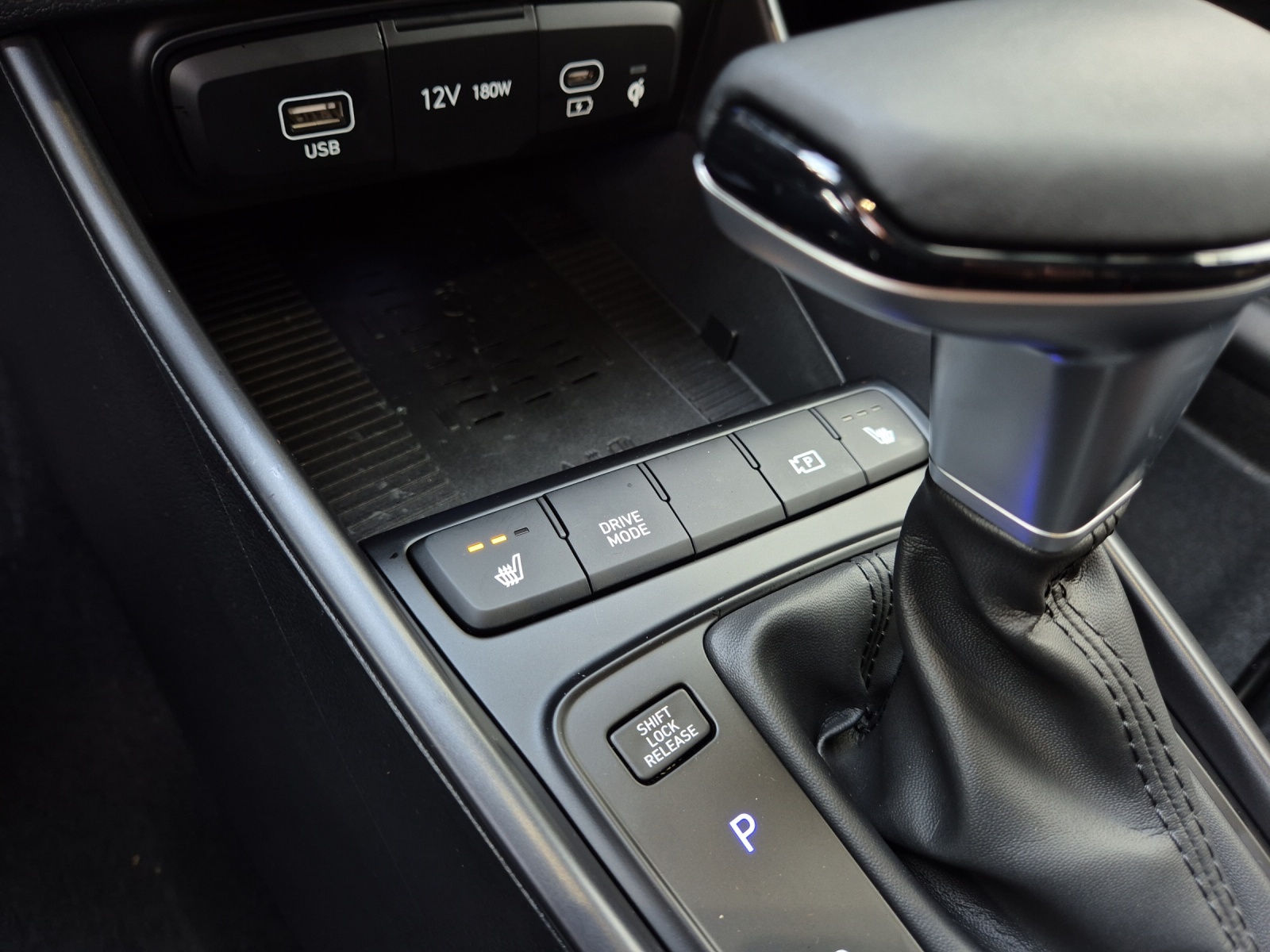 HYUNDAI i20 1.0 T-GDi Amplia-image-11
