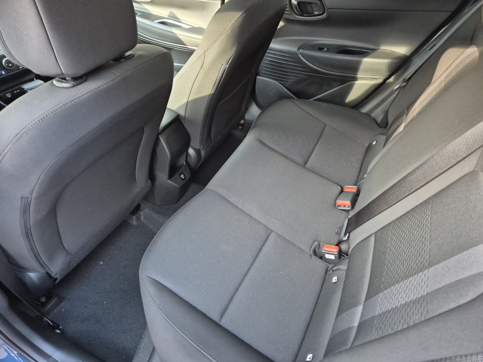 HYUNDAI i20 1.0 T-GDi Amplia-image-8