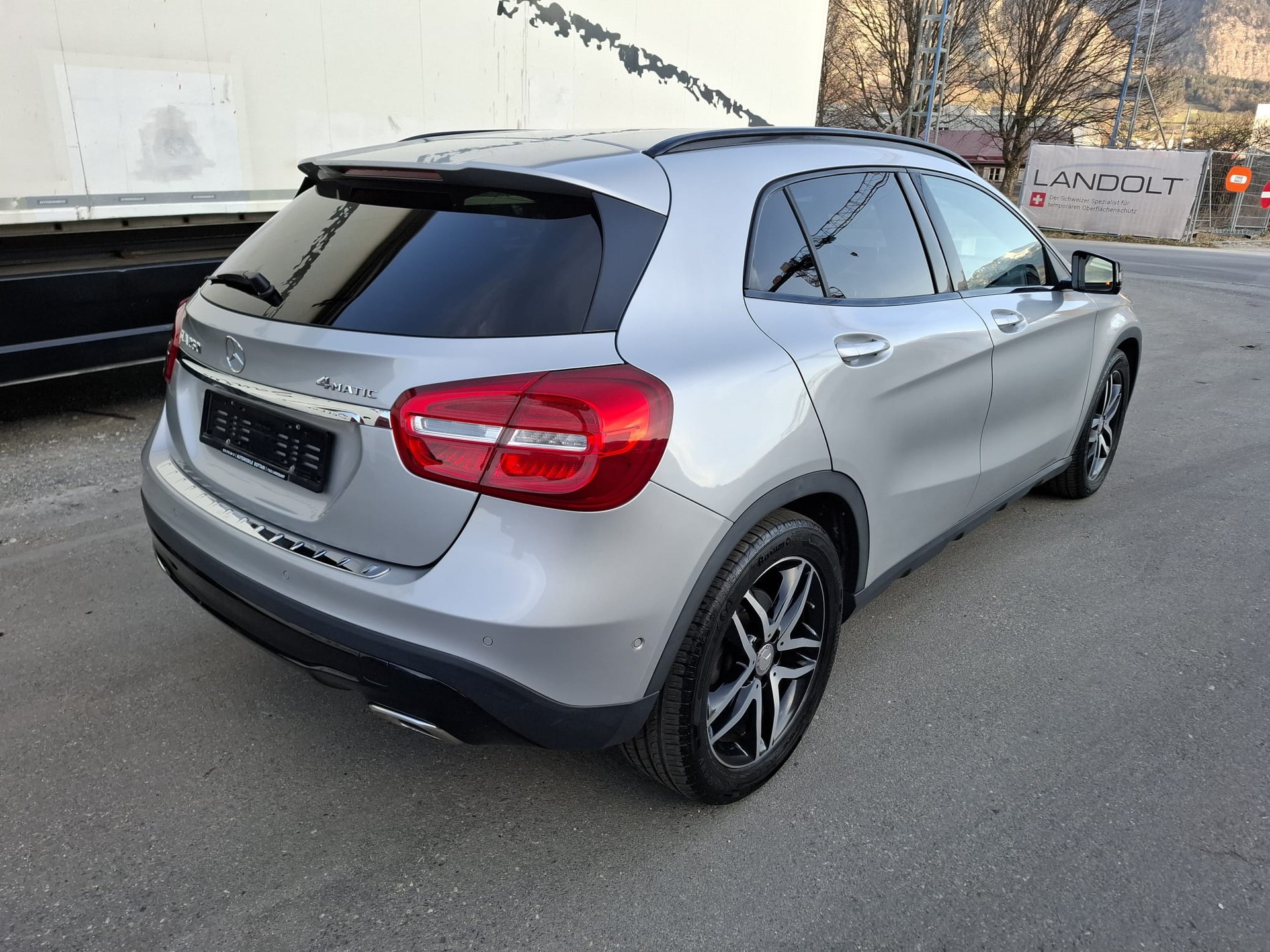 MERCEDES-BENZ GLA 250 Urban 4Matic 7G-DCT-image-3