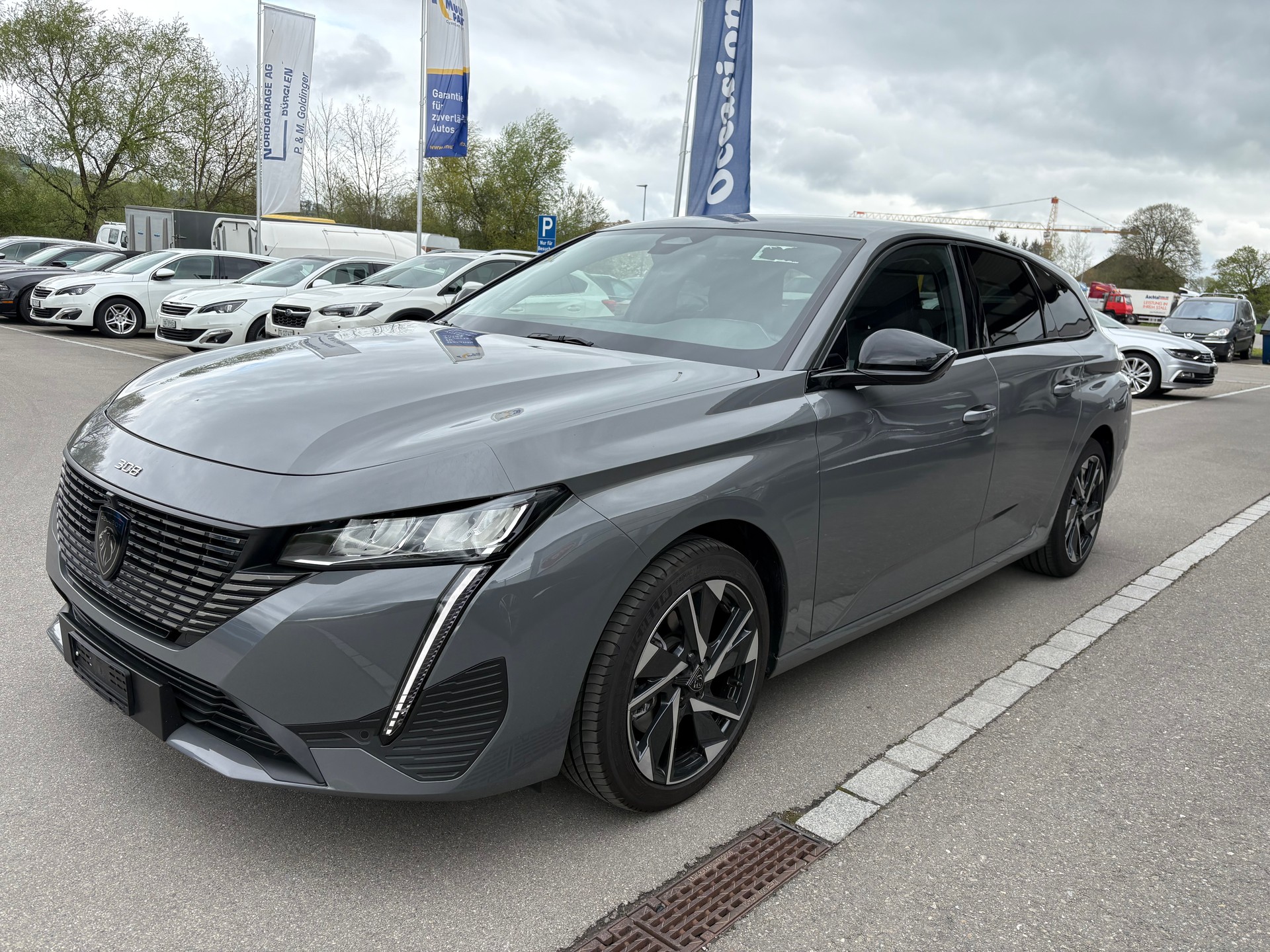 PEUGEOT 308 SW 1.2 PureTech Allure-image-2