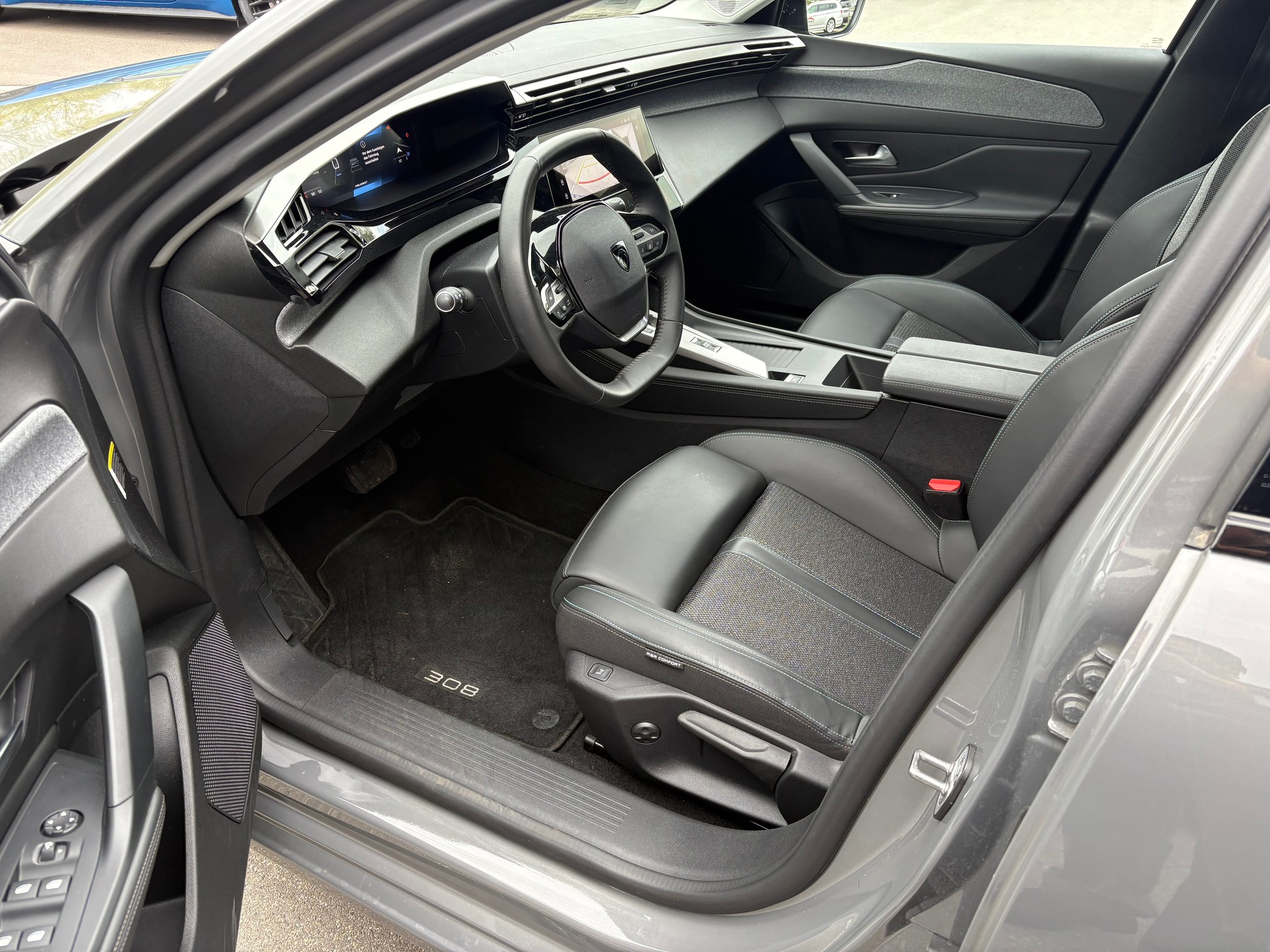 PEUGEOT 308 SW 1.2 PureTech Allure-image-8