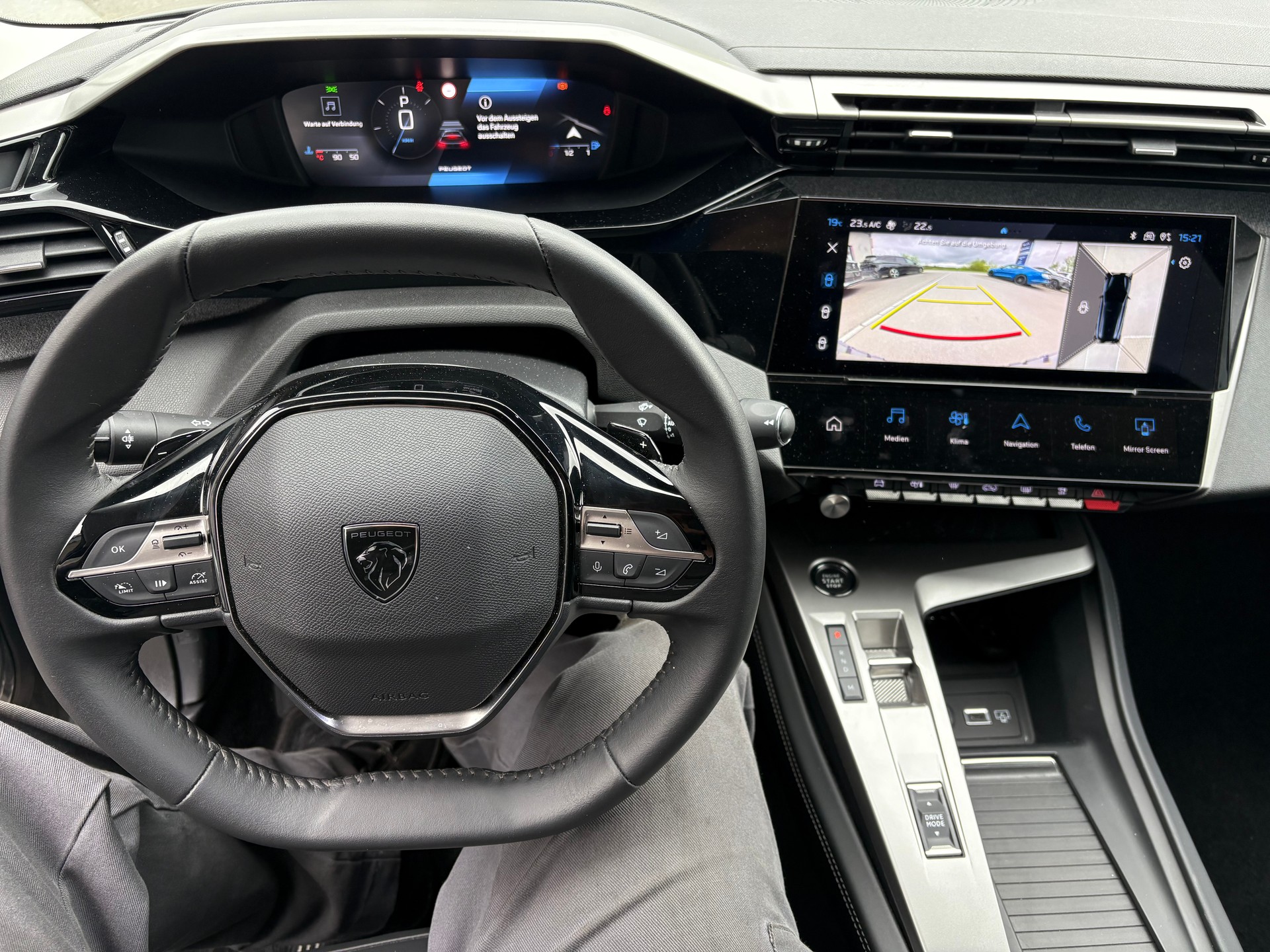 PEUGEOT 308 SW 1.2 PureTech Allure-image-9