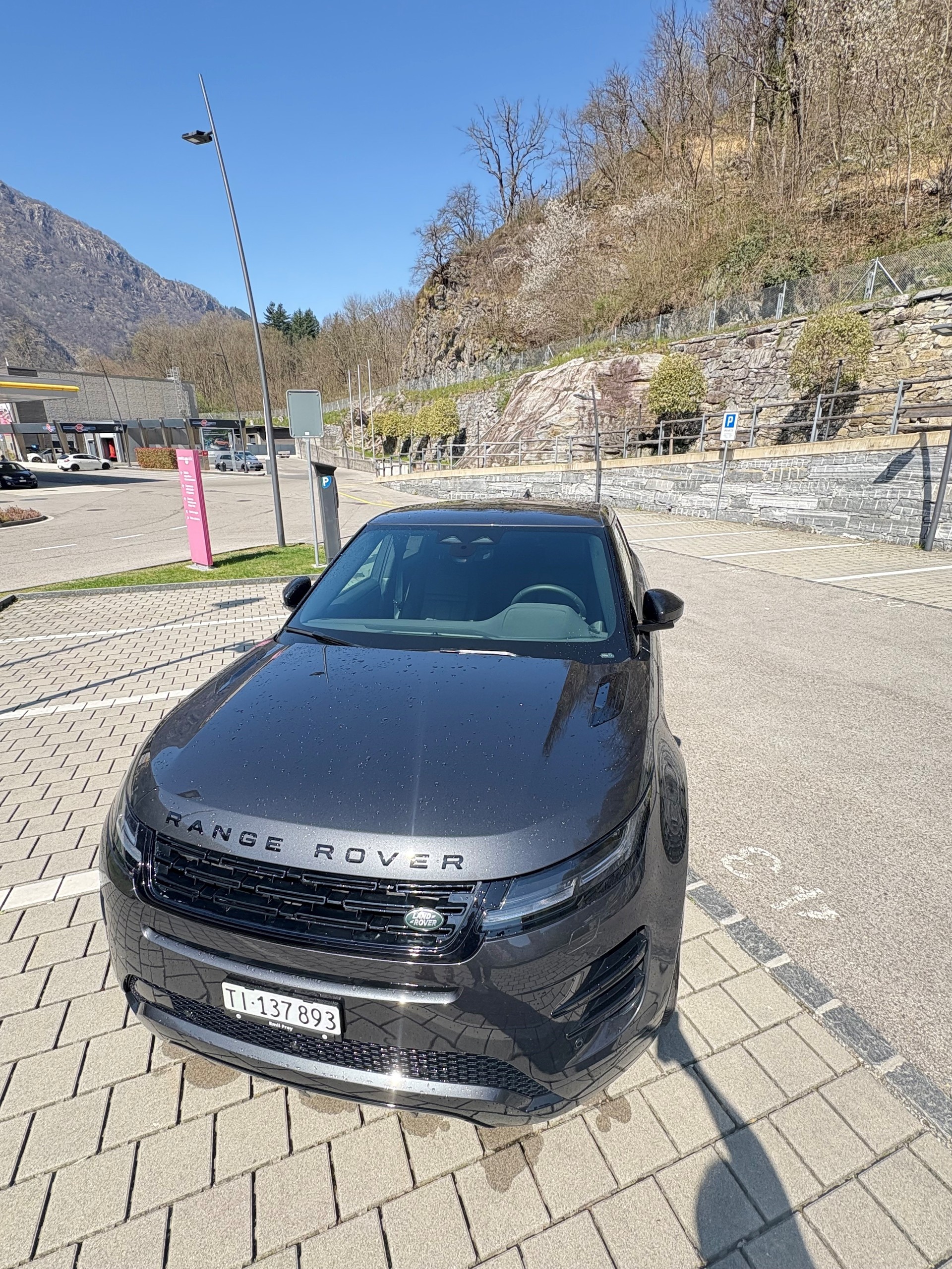 LAND ROVER Range Rover Evoque R-Dynamic P 300e SE AT8-image-2
