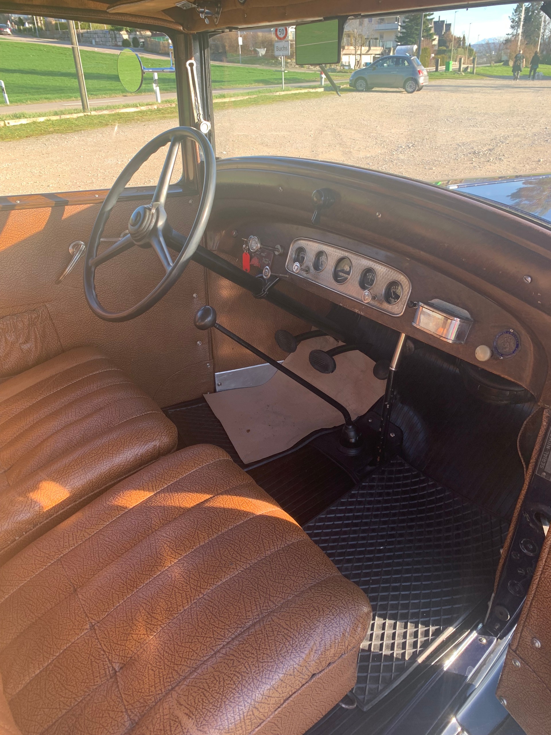 PLYMOUTH Oldtimer-image-4