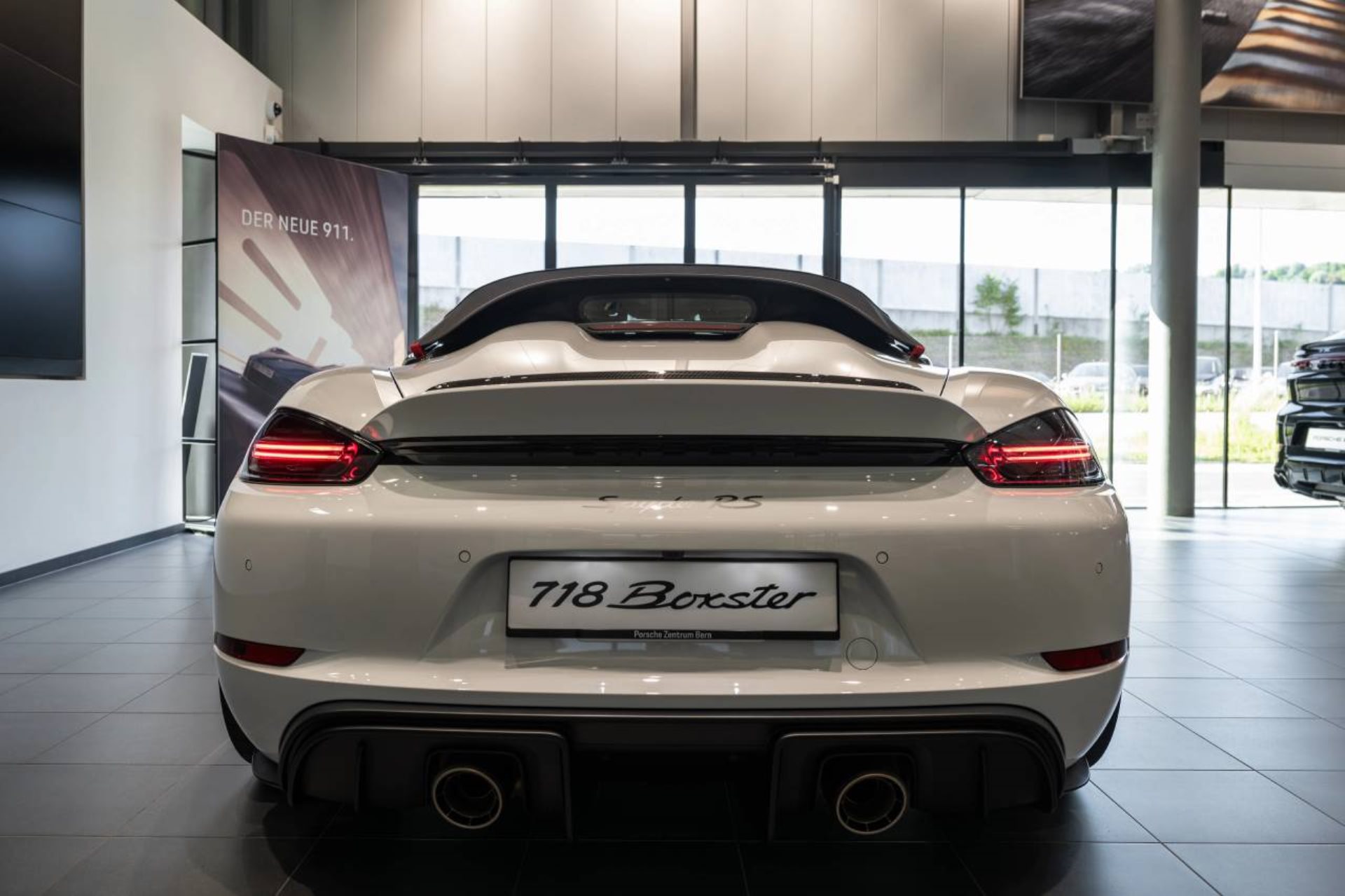 PORSCHE 718 Spyder RS-image-13