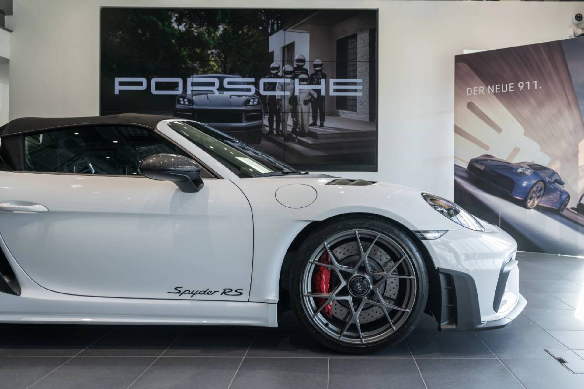 PORSCHE 718 Spyder RS-image-21