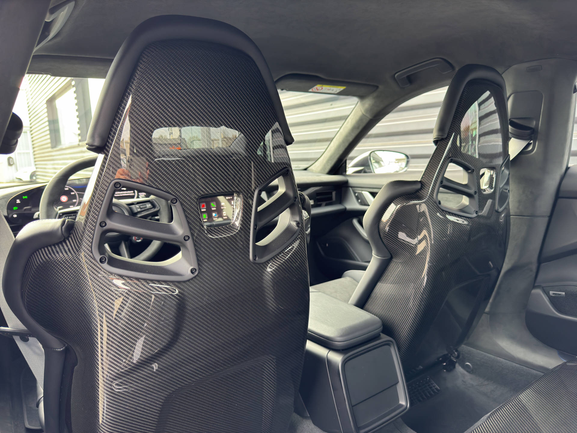 PORSCHE Taycan Turbo GT mit Weissach-Paket-image-9