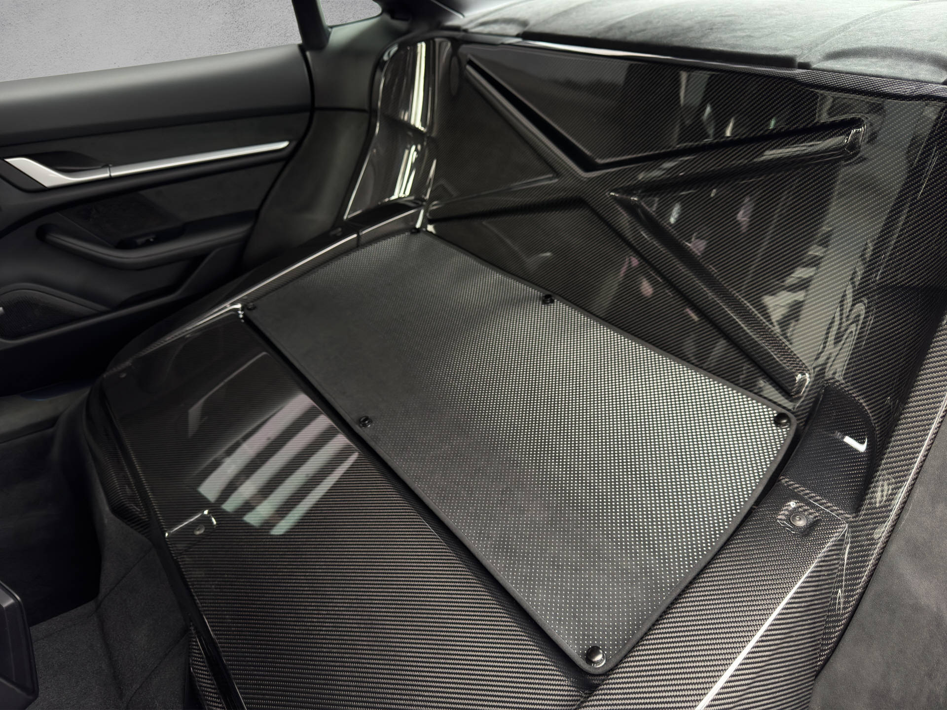 PORSCHE Taycan Turbo GT mit Weissach-Paket-image-13