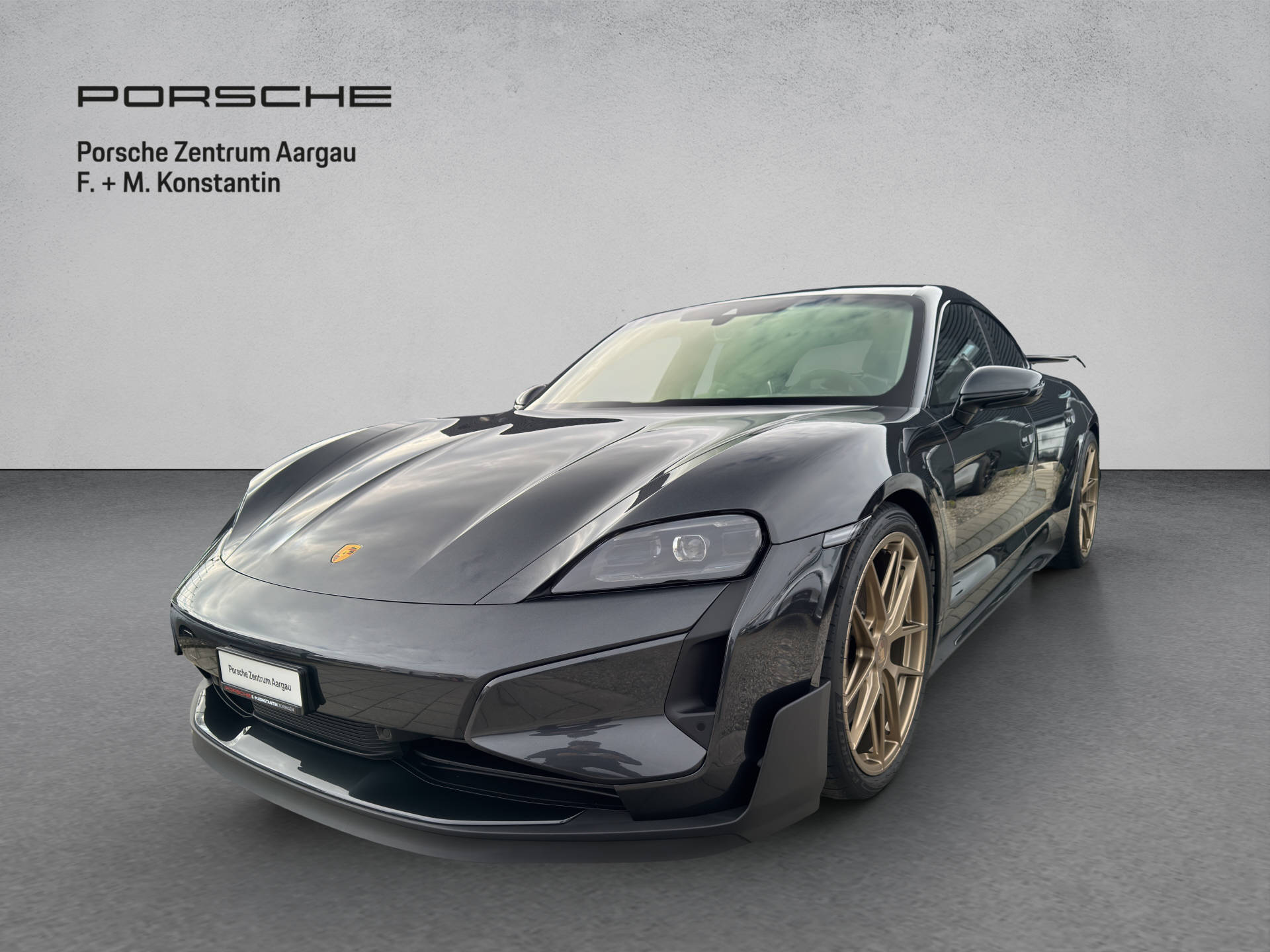 PORSCHE Taycan Turbo GT mit Weissach-Paket