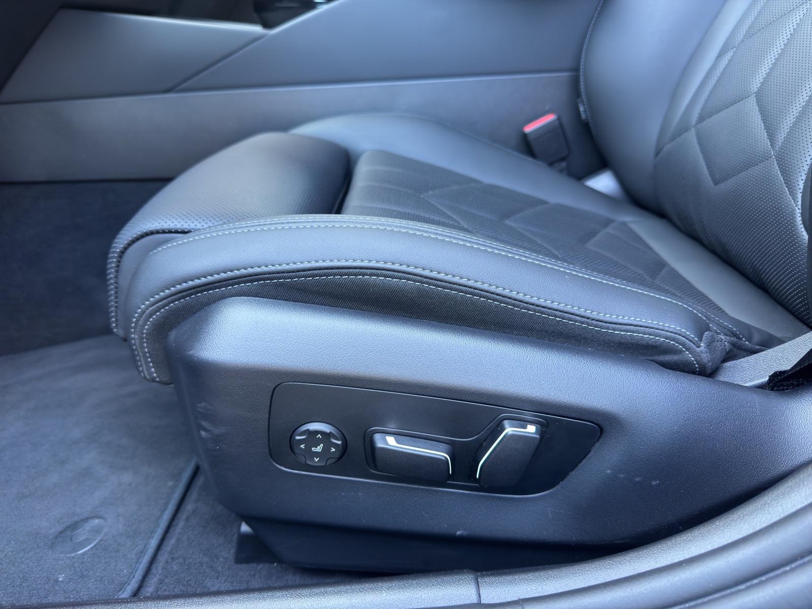BMW 520d xDrive Touring M Sport-image-16