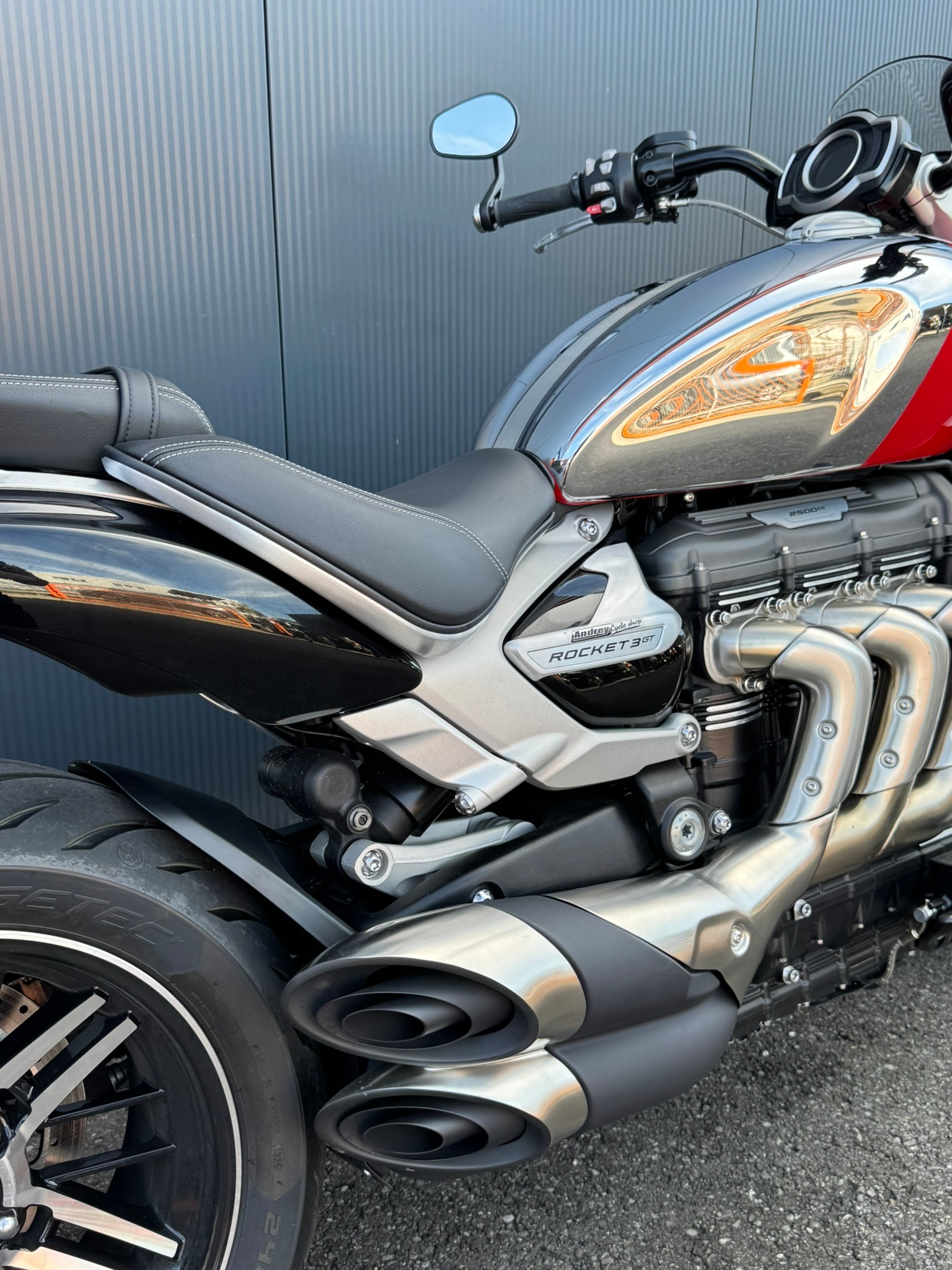 TRIUMPH Rocket 3 GT Special Edition-image-6