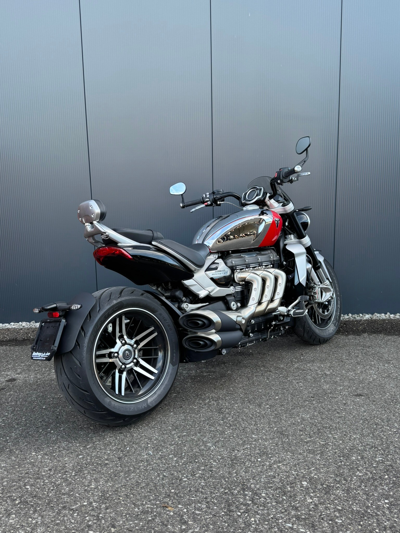 TRIUMPH Rocket 3 GT Special Edition-showroom-element-2
