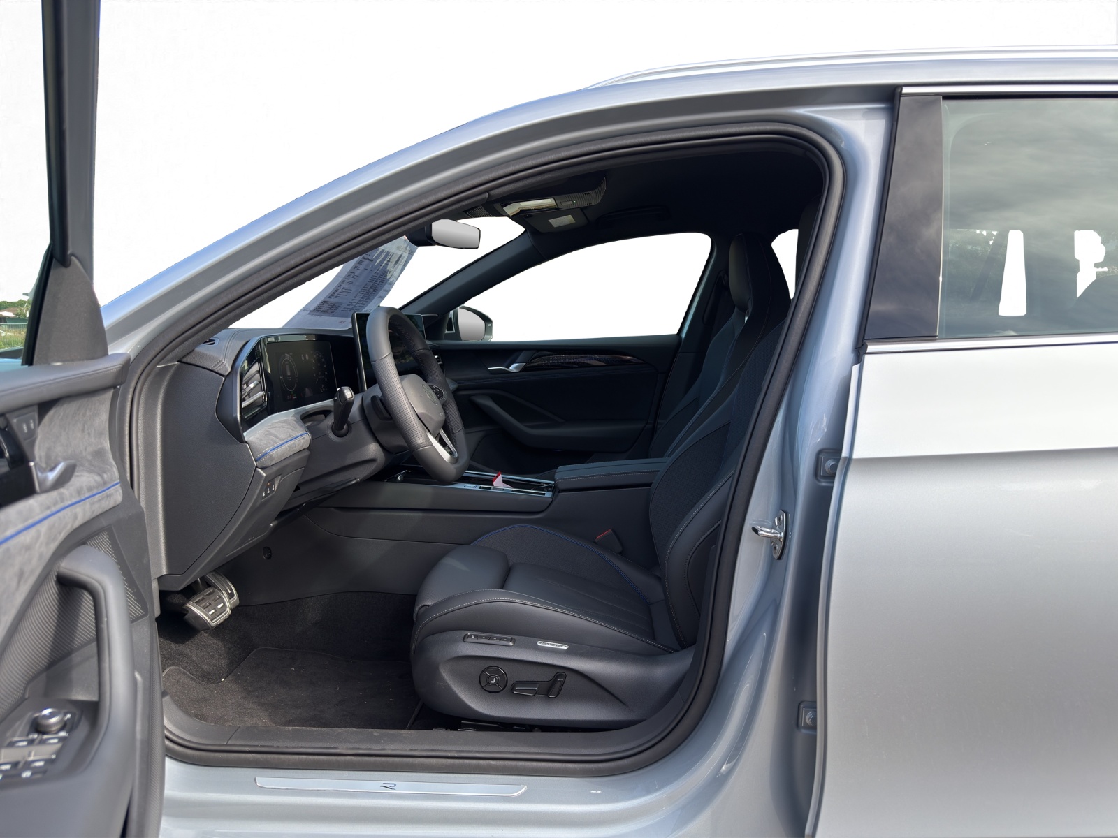 VW Passat Variant 1.5 TSI evo2 Plug-In- Hybrid R-Line DSG-image-8
