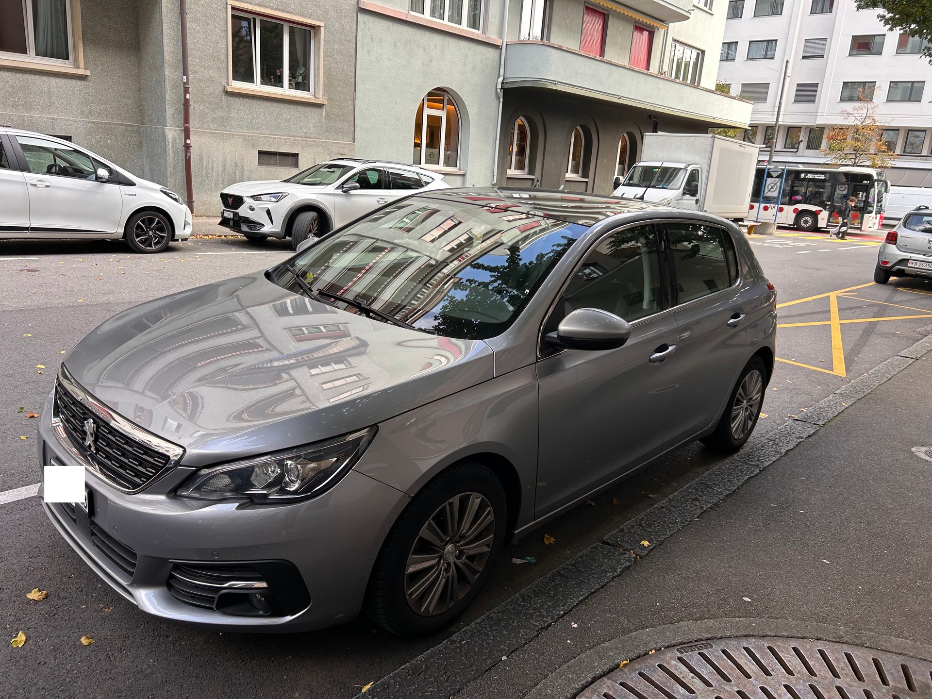 PEUGEOT 308 1.2 Pure Tech Allure-image-0
