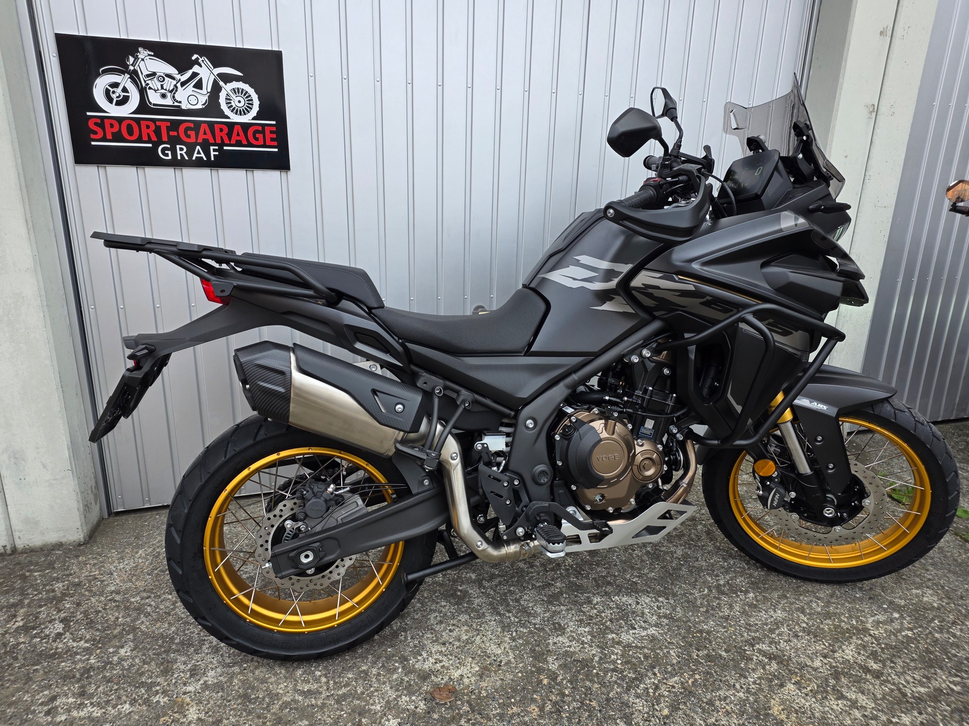 VOGE Voge 625 DSX Black Knight-showroom-element-3