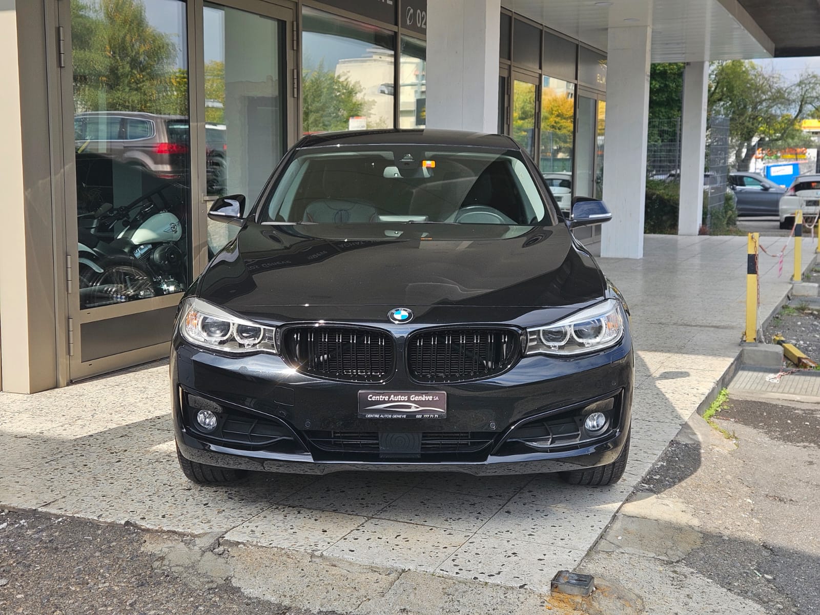 BMW 320d GT xDrive Sport Line Steptronic-image-0