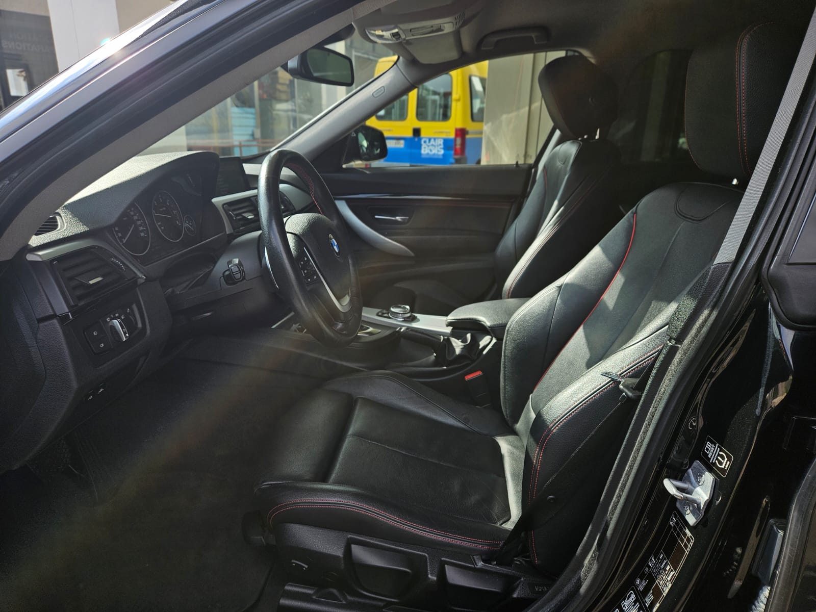 BMW 320d GT xDrive Sport Line Steptronic-image-8