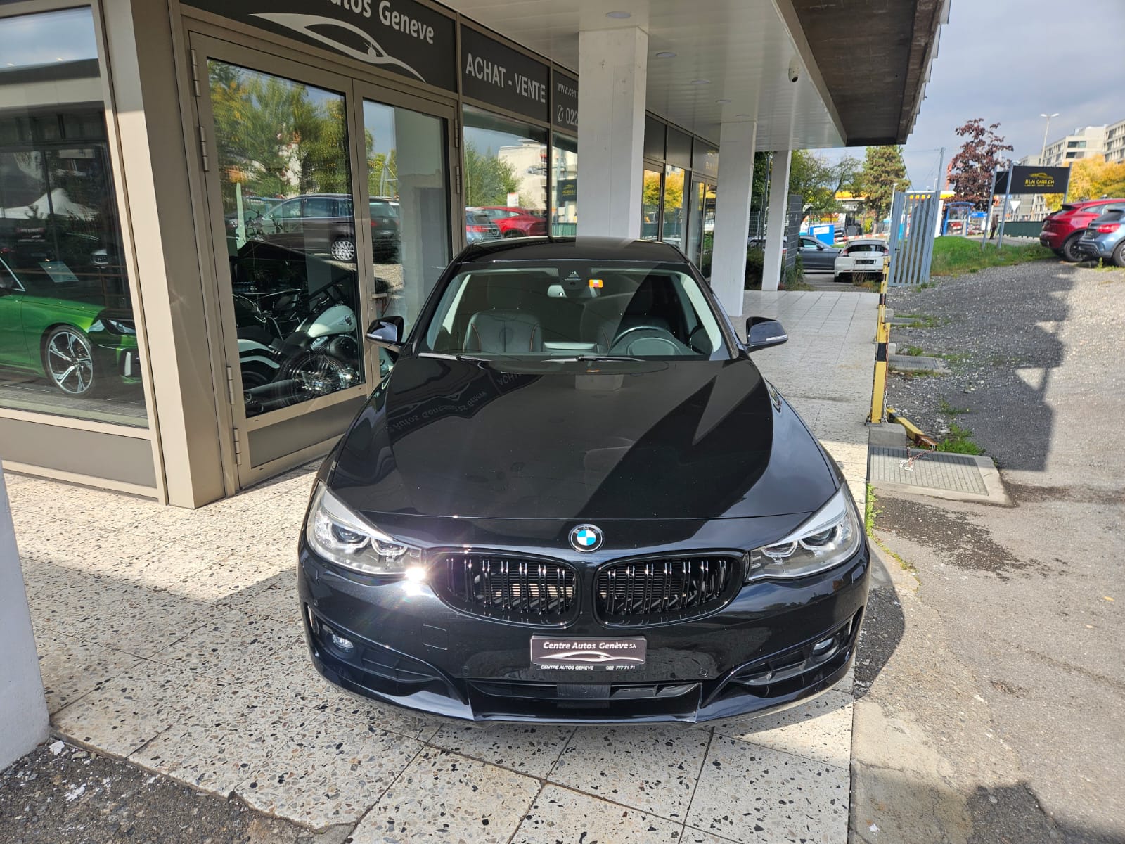 BMW 320d GT xDrive Sport Line Steptronic-image-3