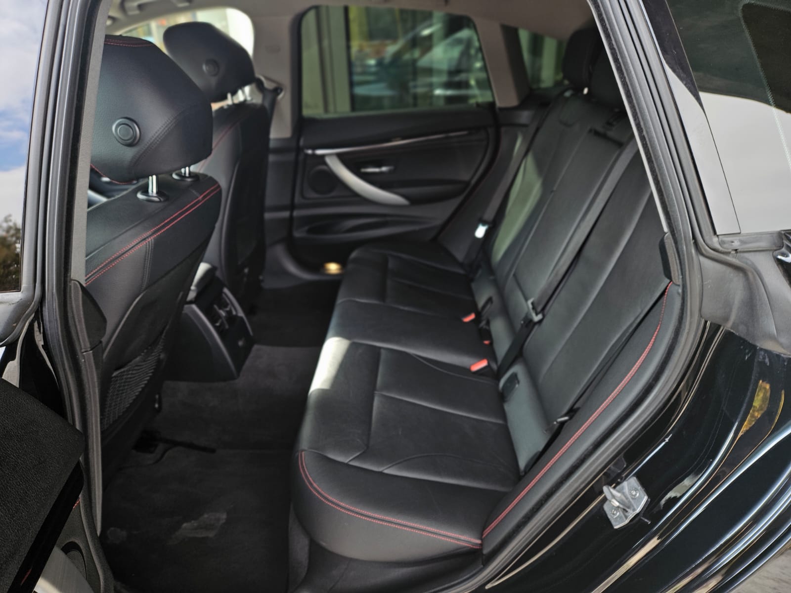 BMW 320d GT xDrive Sport Line Steptronic-image-9
