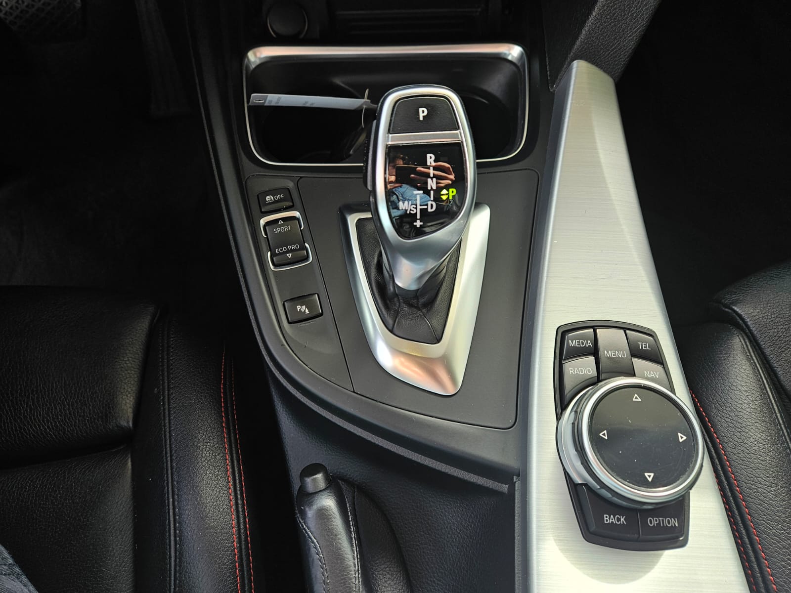 BMW 320d GT xDrive Sport Line Steptronic-image-15
