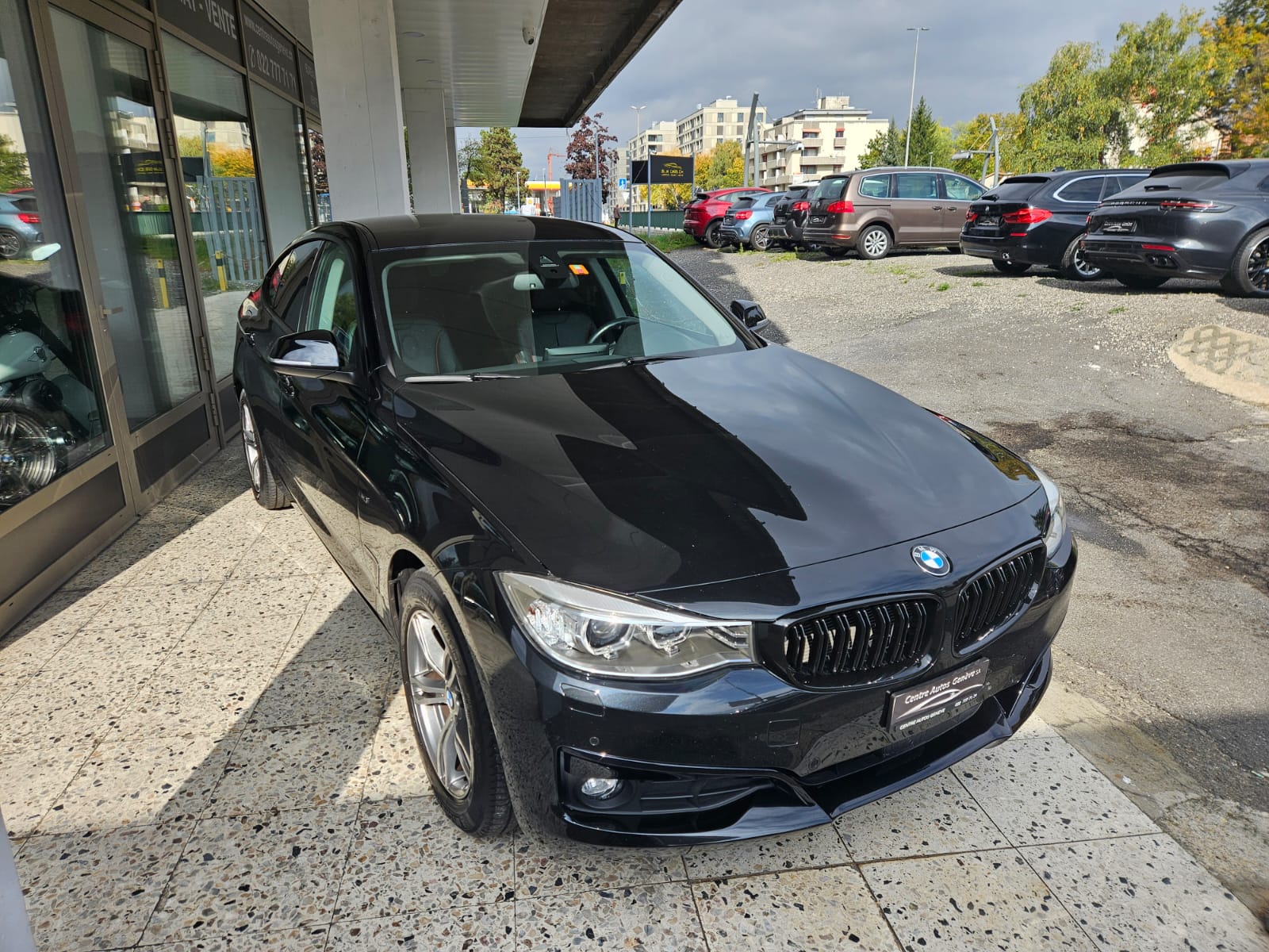 BMW 320d GT xDrive Sport Line Steptronic-image-4