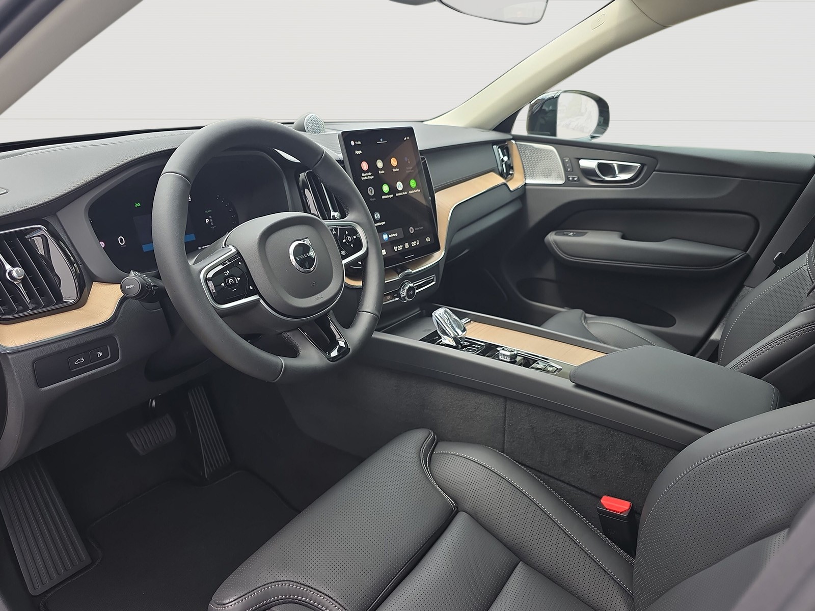 VOLVO XC60 2.0 T6 TE Ultra Dark eAWD-image-5
