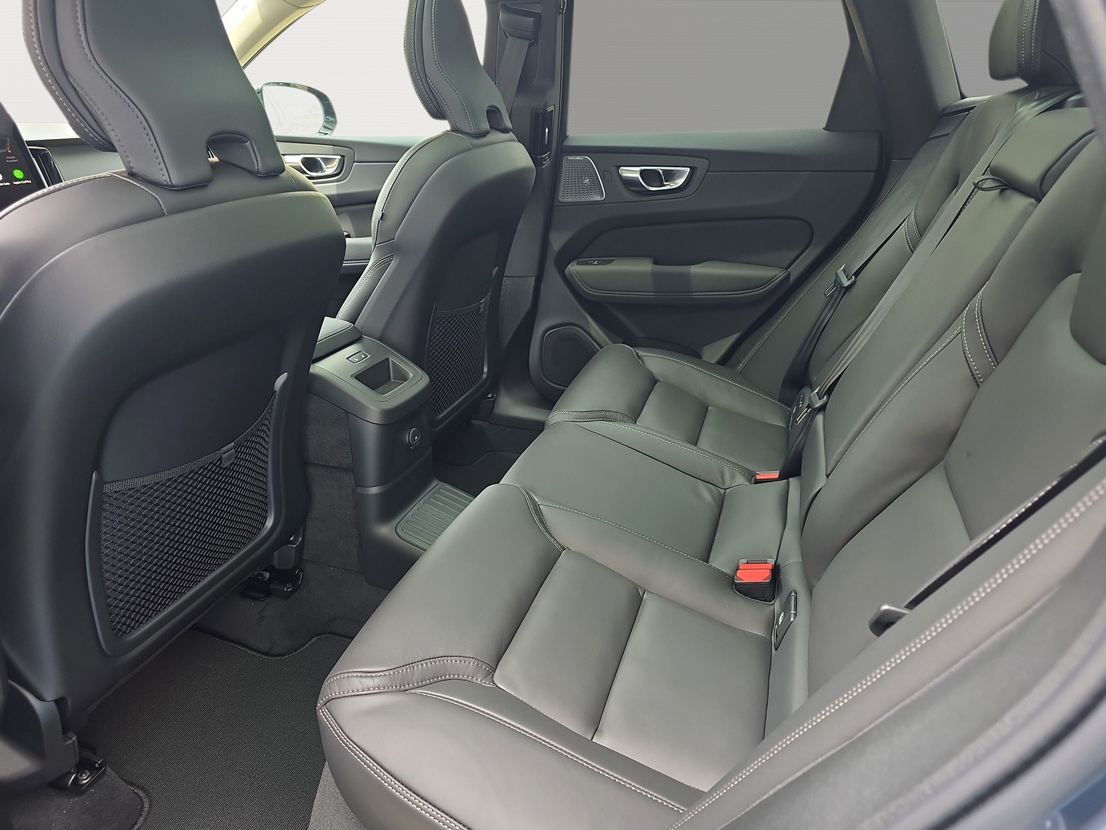 VOLVO XC60 2.0 T6 TE Ultra Dark eAWD-image-14