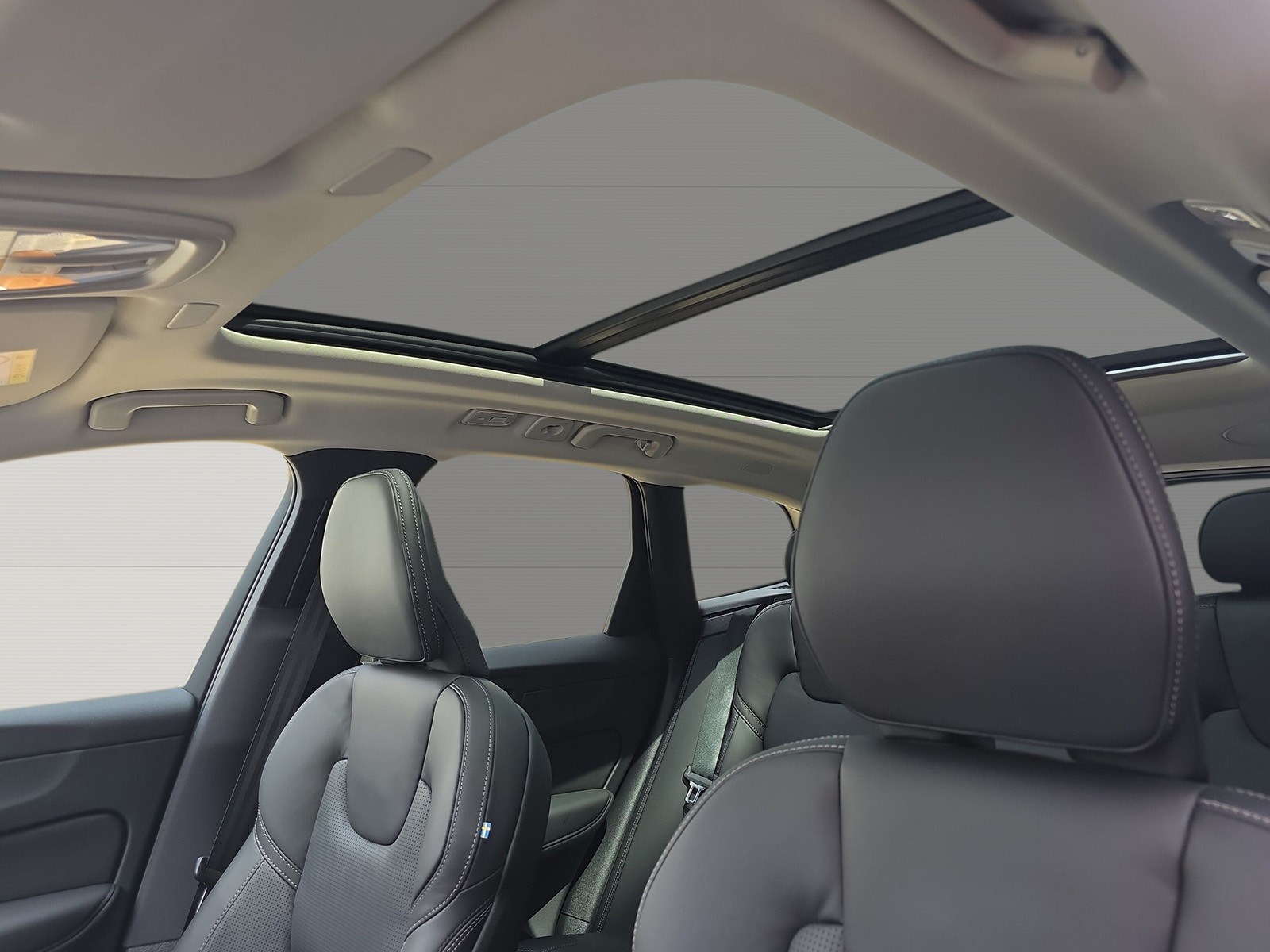 VOLVO XC60 2.0 T6 TE Ultra Dark eAWD-image-13