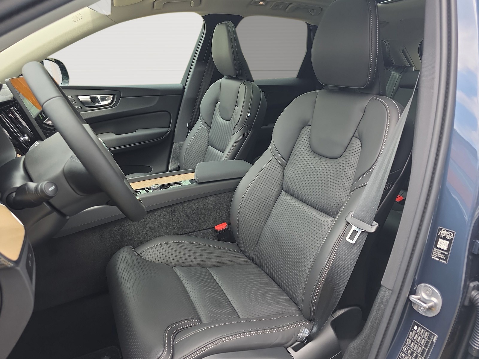 VOLVO XC60 2.0 T6 TE Ultra Dark eAWD-image-6