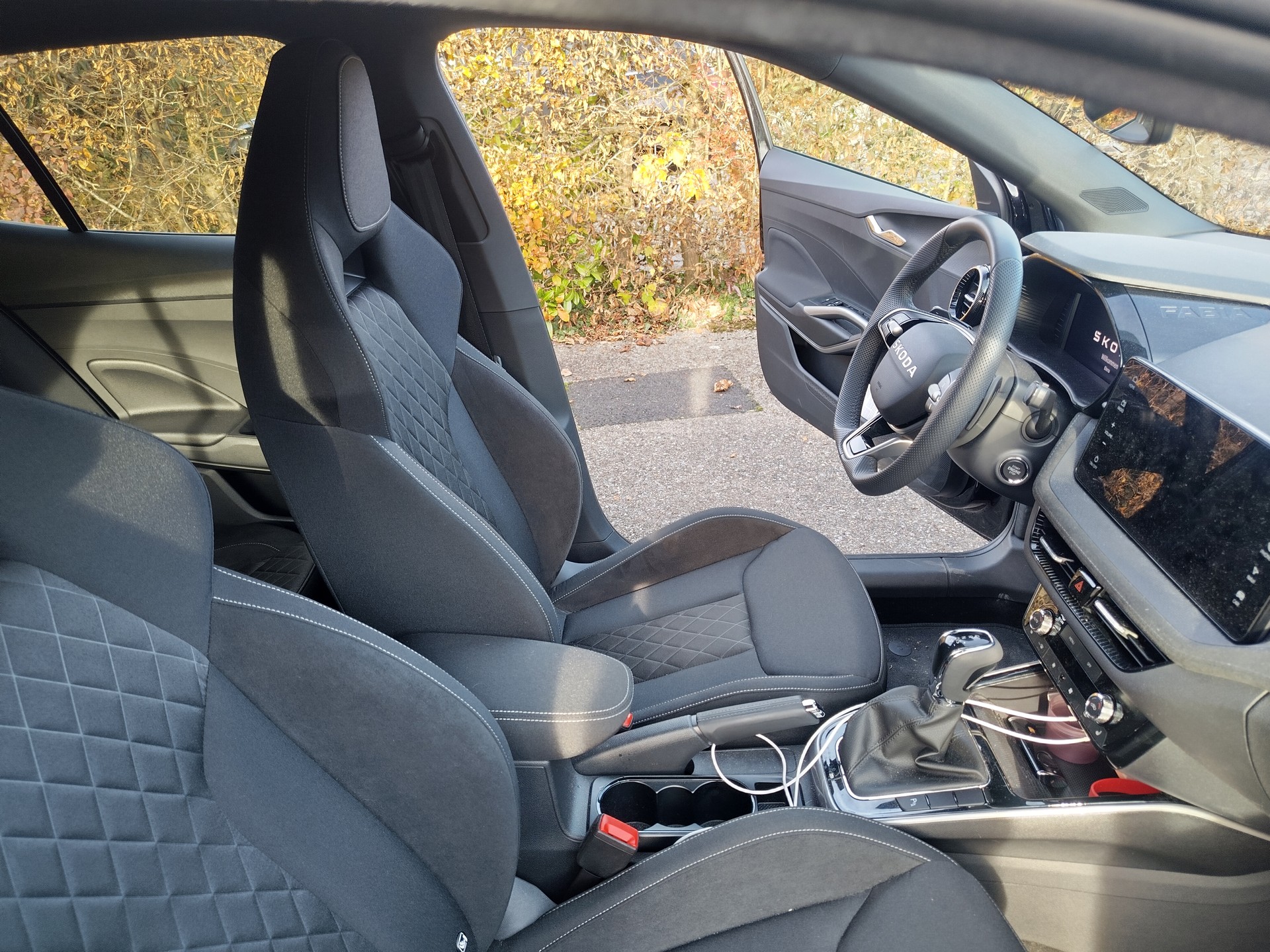 SKODA Fabia 1.0 TSI Dynamic DSG-image-2