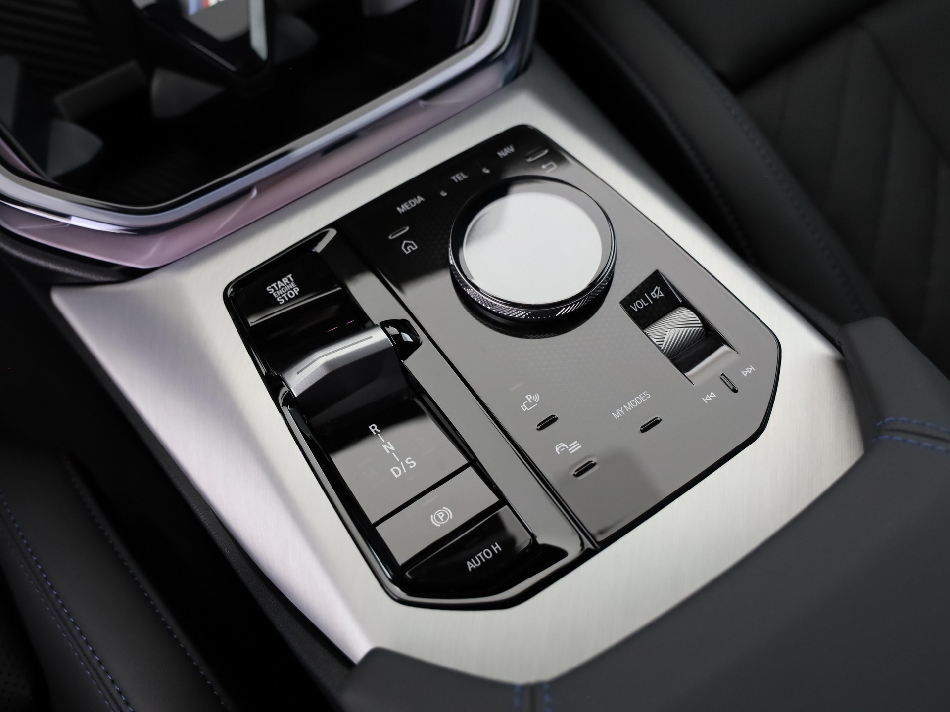 BMW X3 M50i-image-14