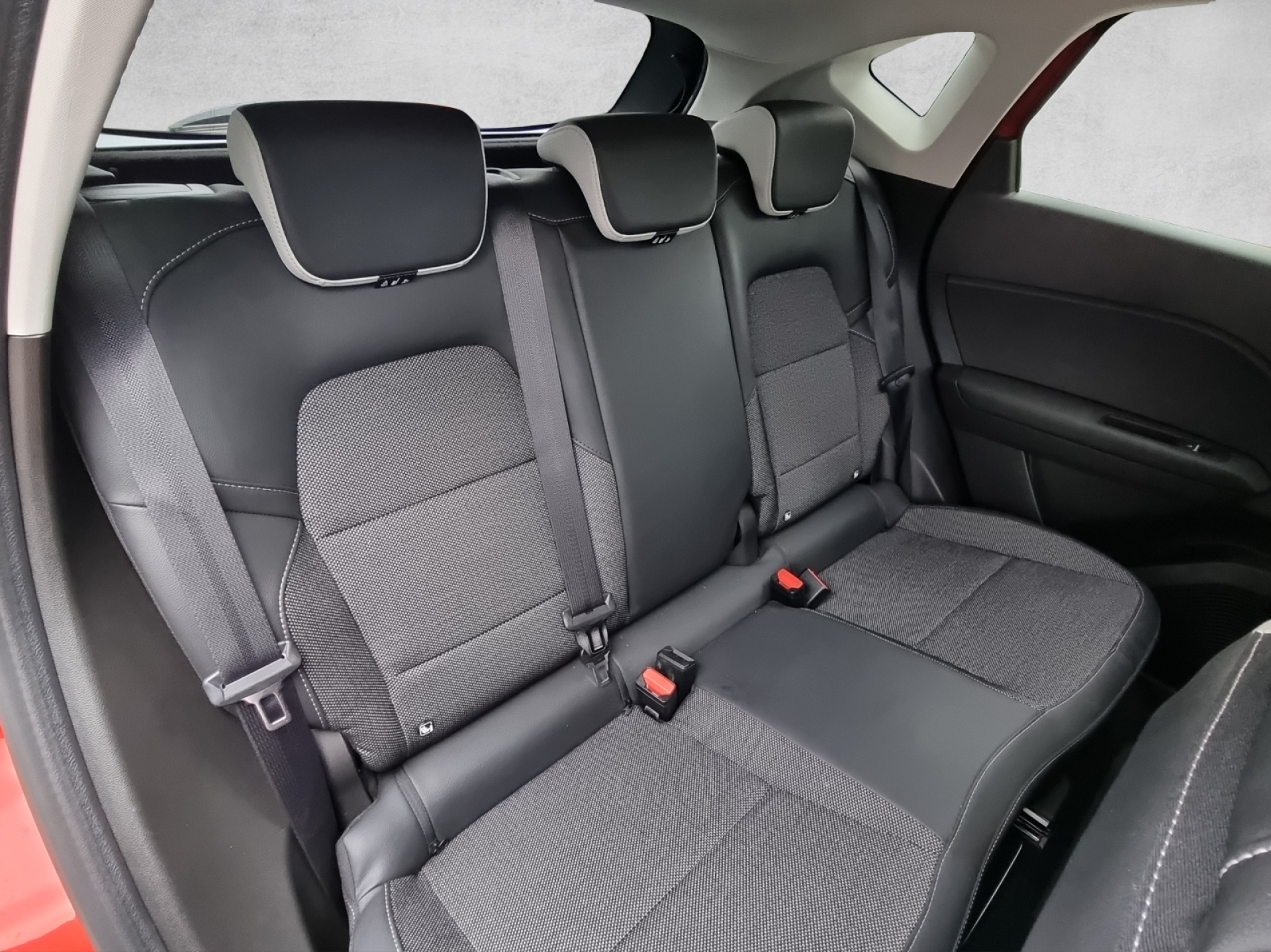 RENAULT Captur 1.6 E-Tech Plug-in R.S. Line-image-13