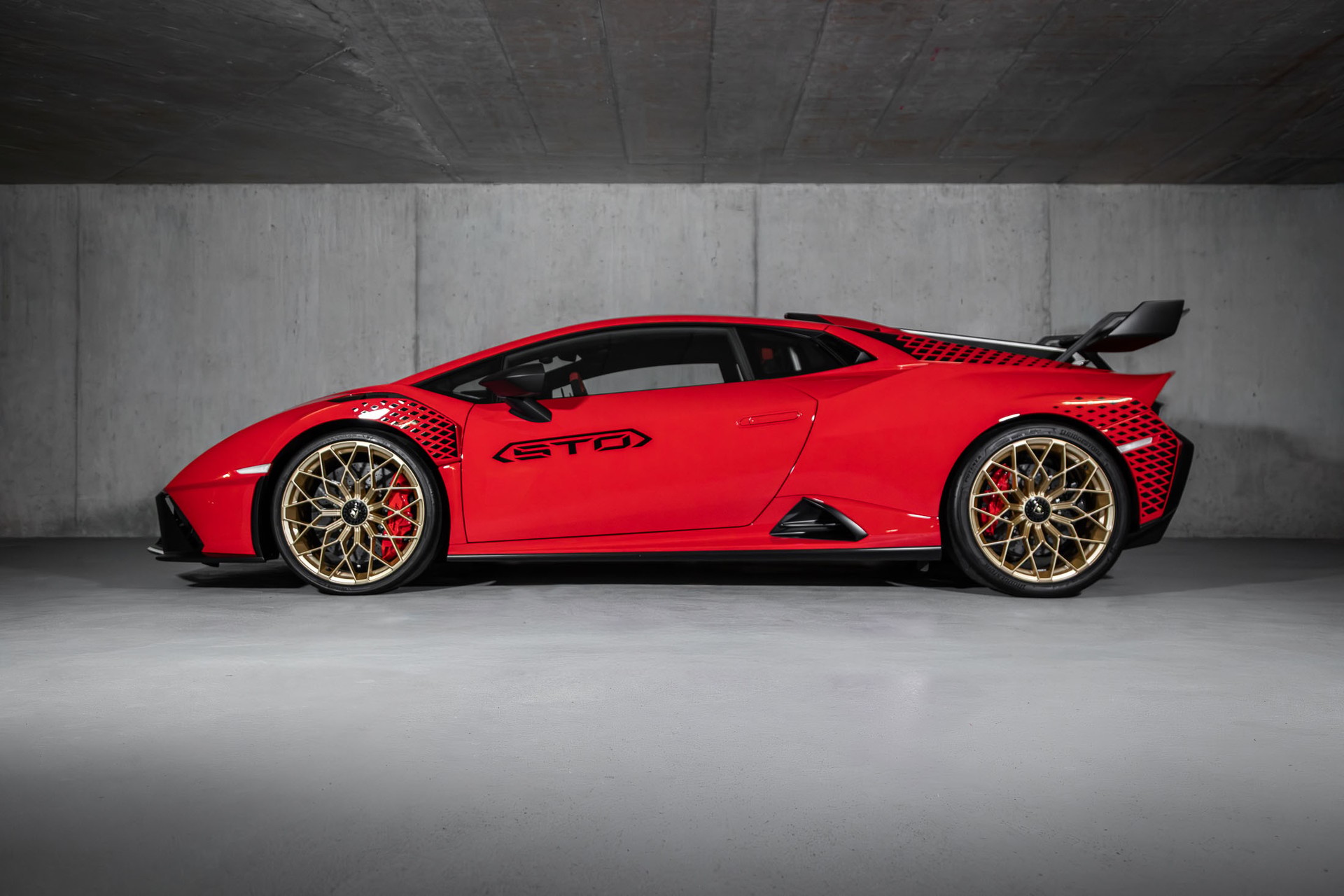 LAMBORGHINI Huracan STO Coupé DCT RWD-showroom-element-1