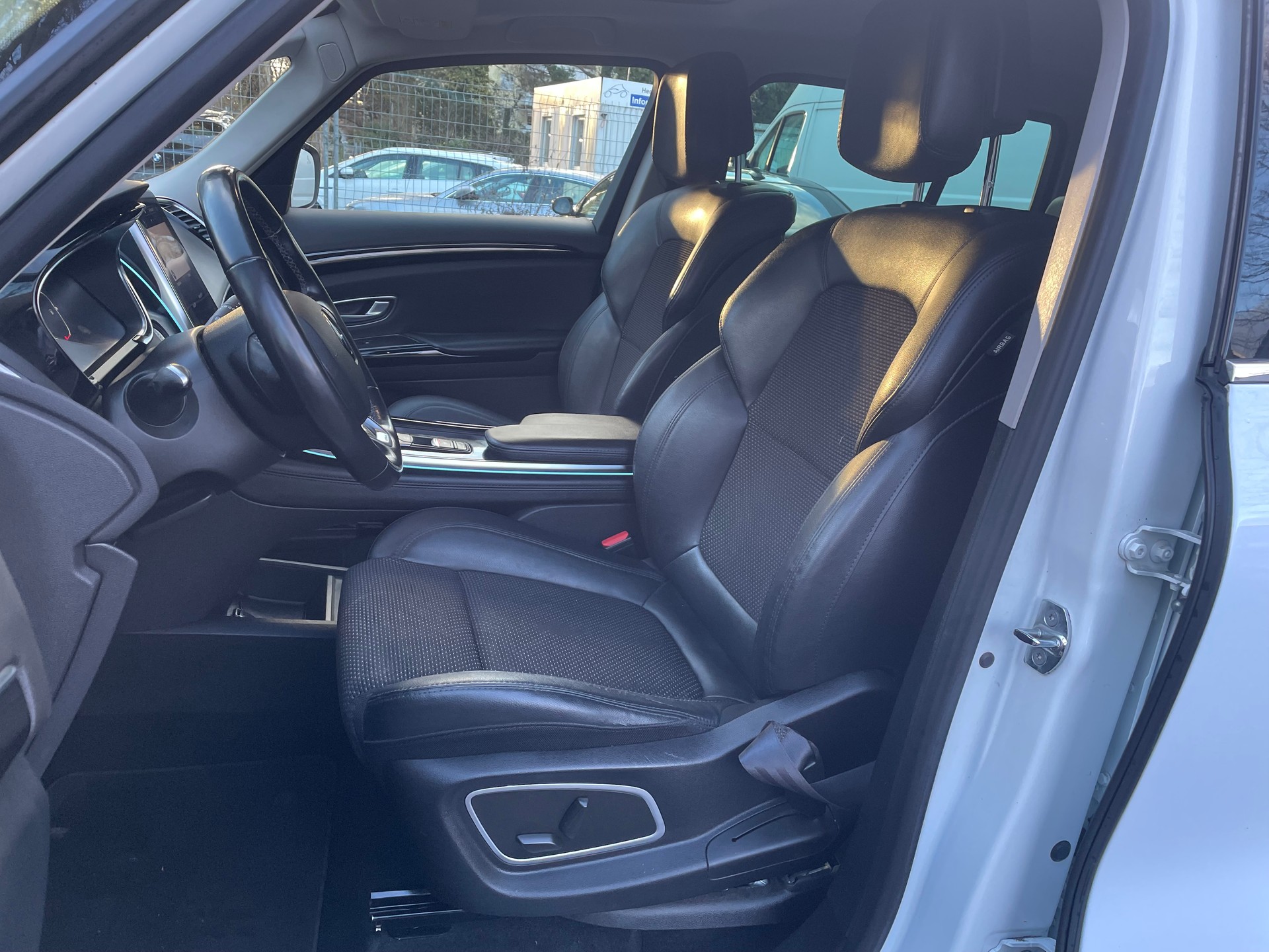RENAULT Espace 2.0 dCi Intens EDC 6 * Teil-Leder * Gr. Navi * LED * Klima-auto * Tempomat * PDC V&H-RF-Kamera * B6a-image-6