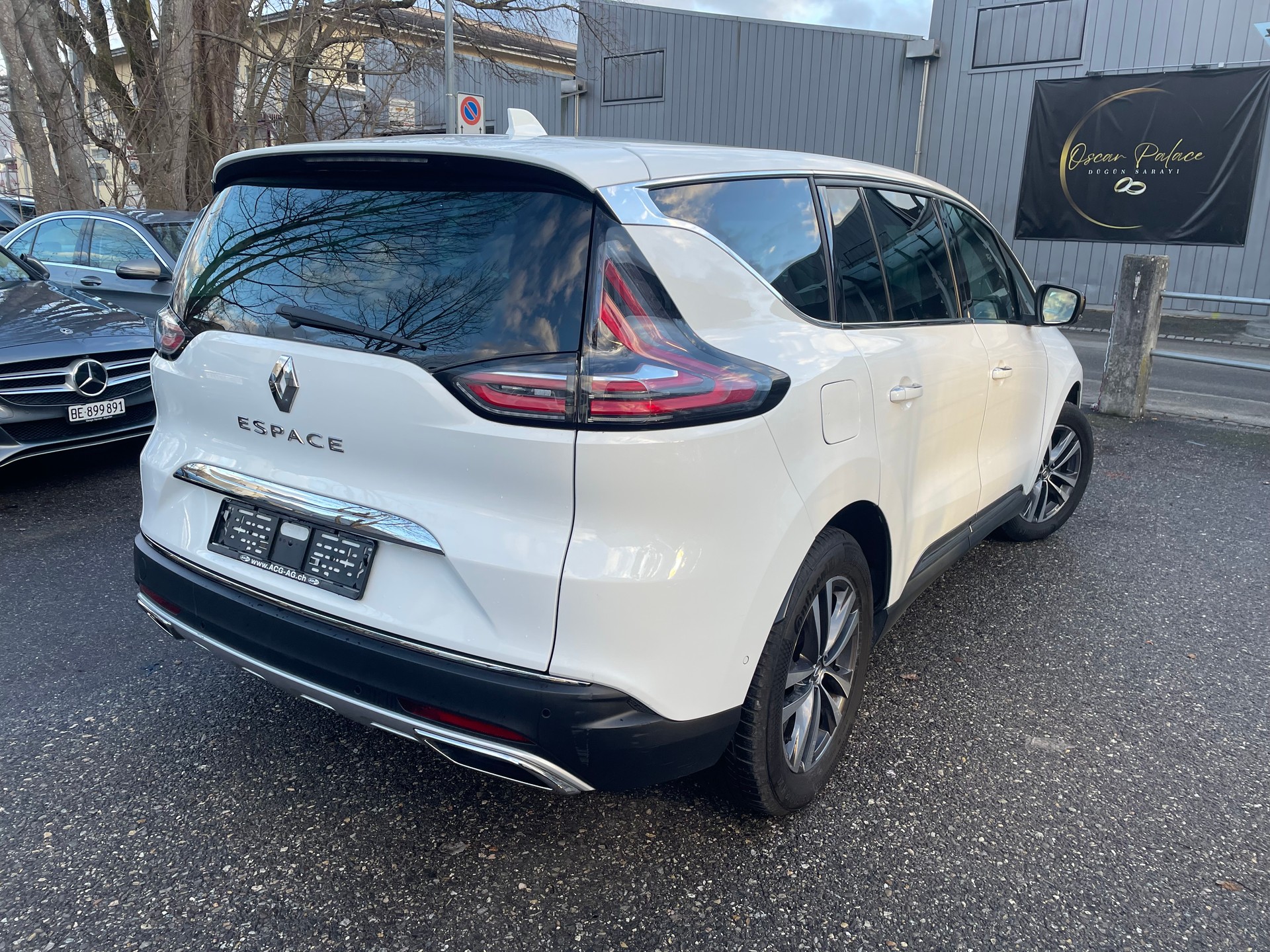 RENAULT Espace 2.0 dCi Intens EDC 6 * Teil-Leder * Gr. Navi * LED * Klima-auto * Tempomat * PDC V&H-RF-Kamera * B6a-image-4