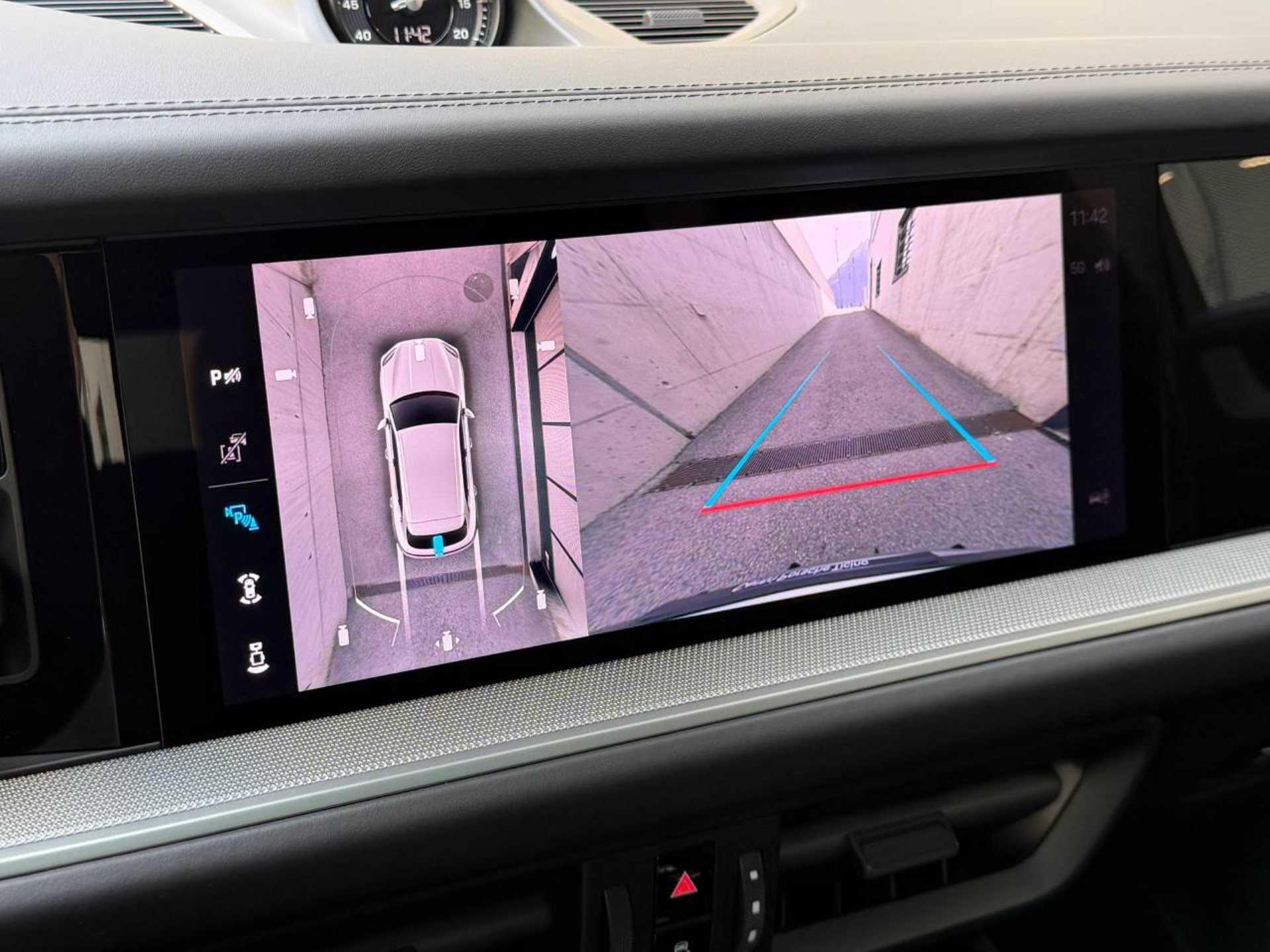 PORSCHE Cayenne E-Hybrid-image-20