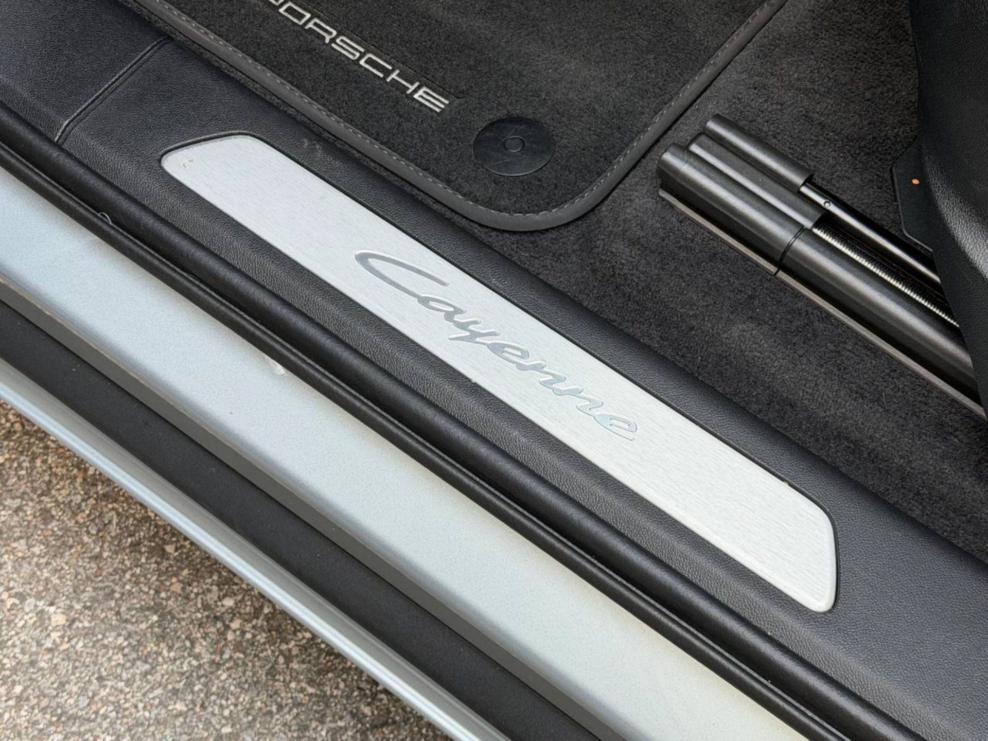 PORSCHE Cayenne E-Hybrid-image-27